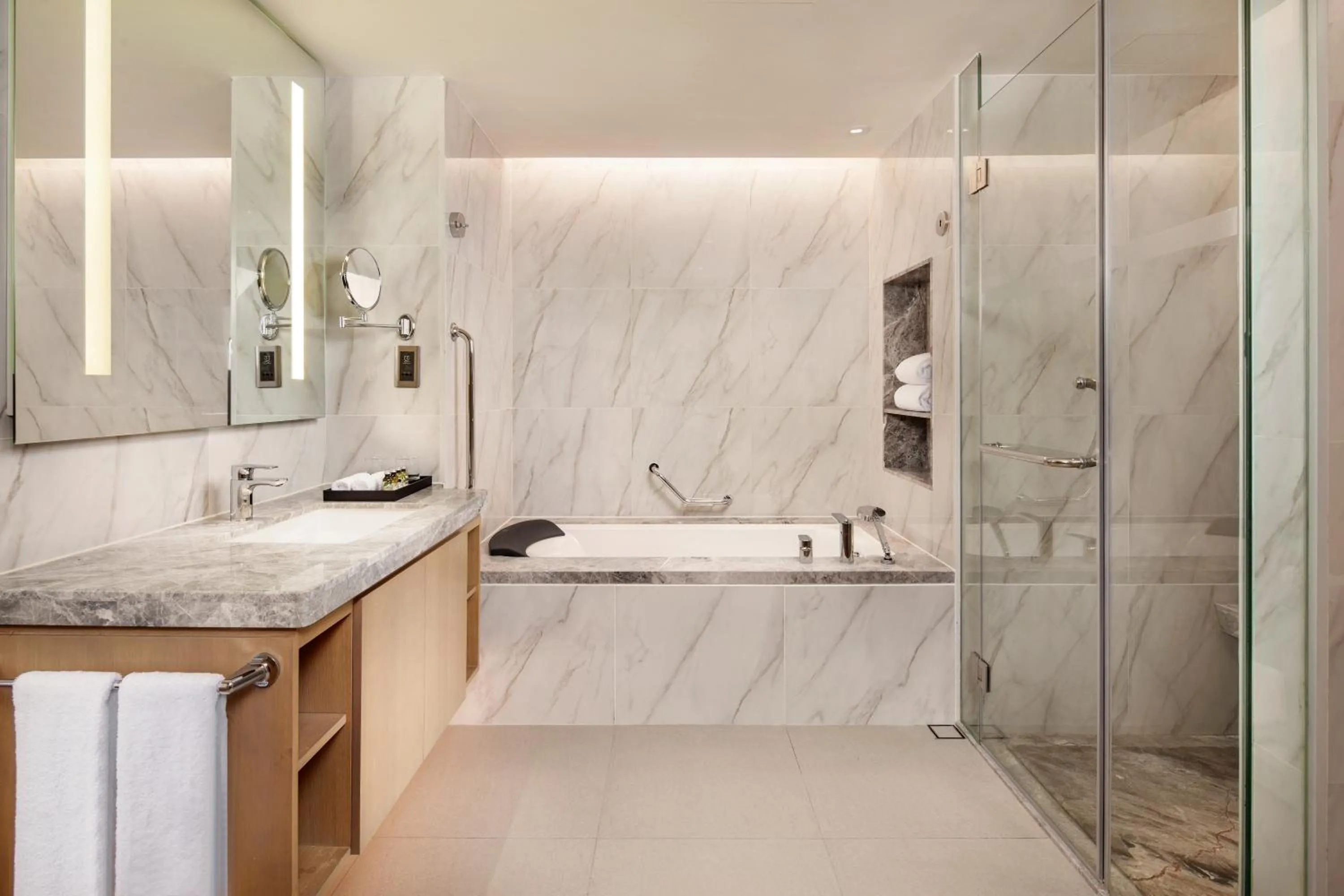 Shower in Somerset Xindicheng Xi&#x27;an