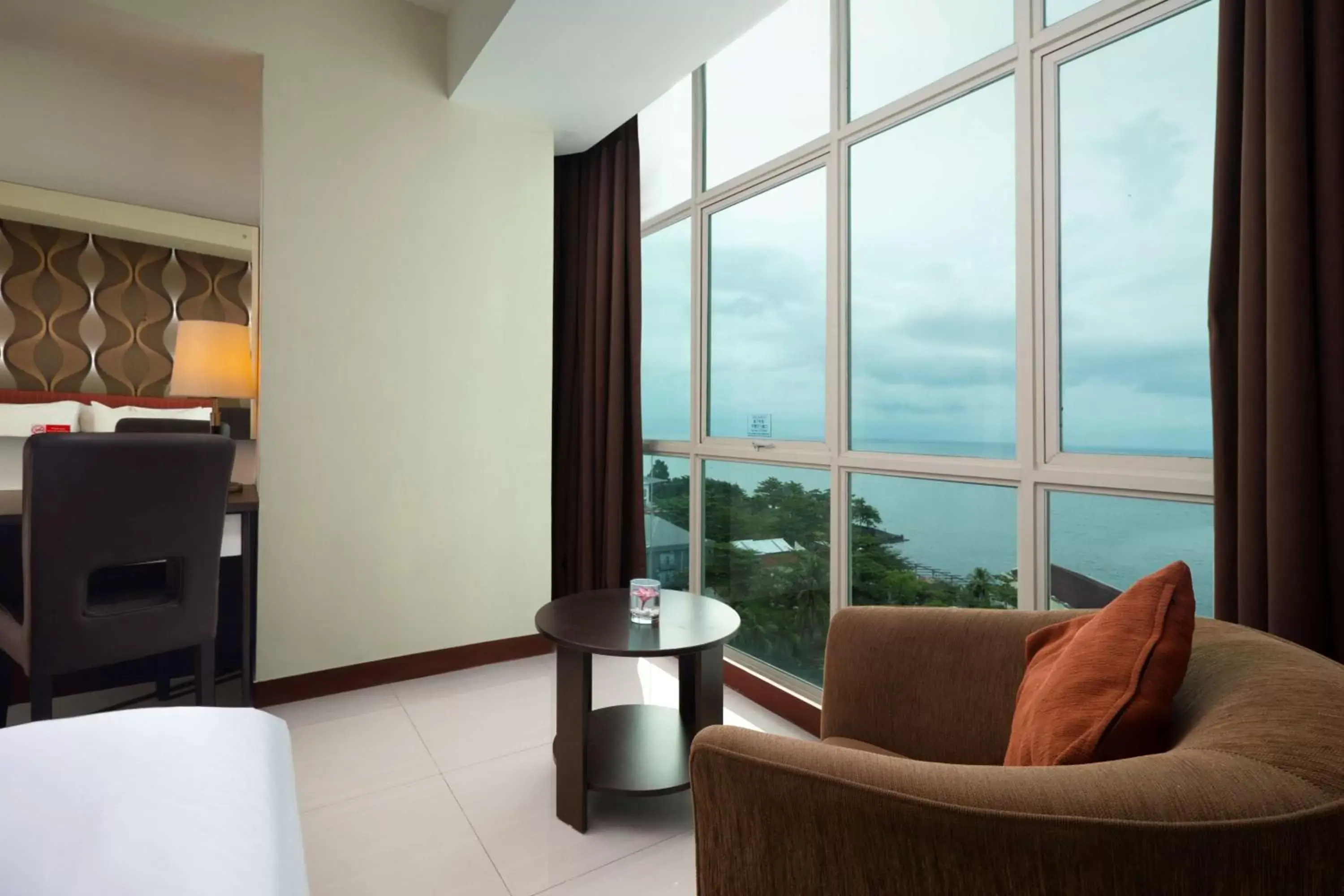 View (from property/room), Seating Area in Best Western The Lagoon Hotel