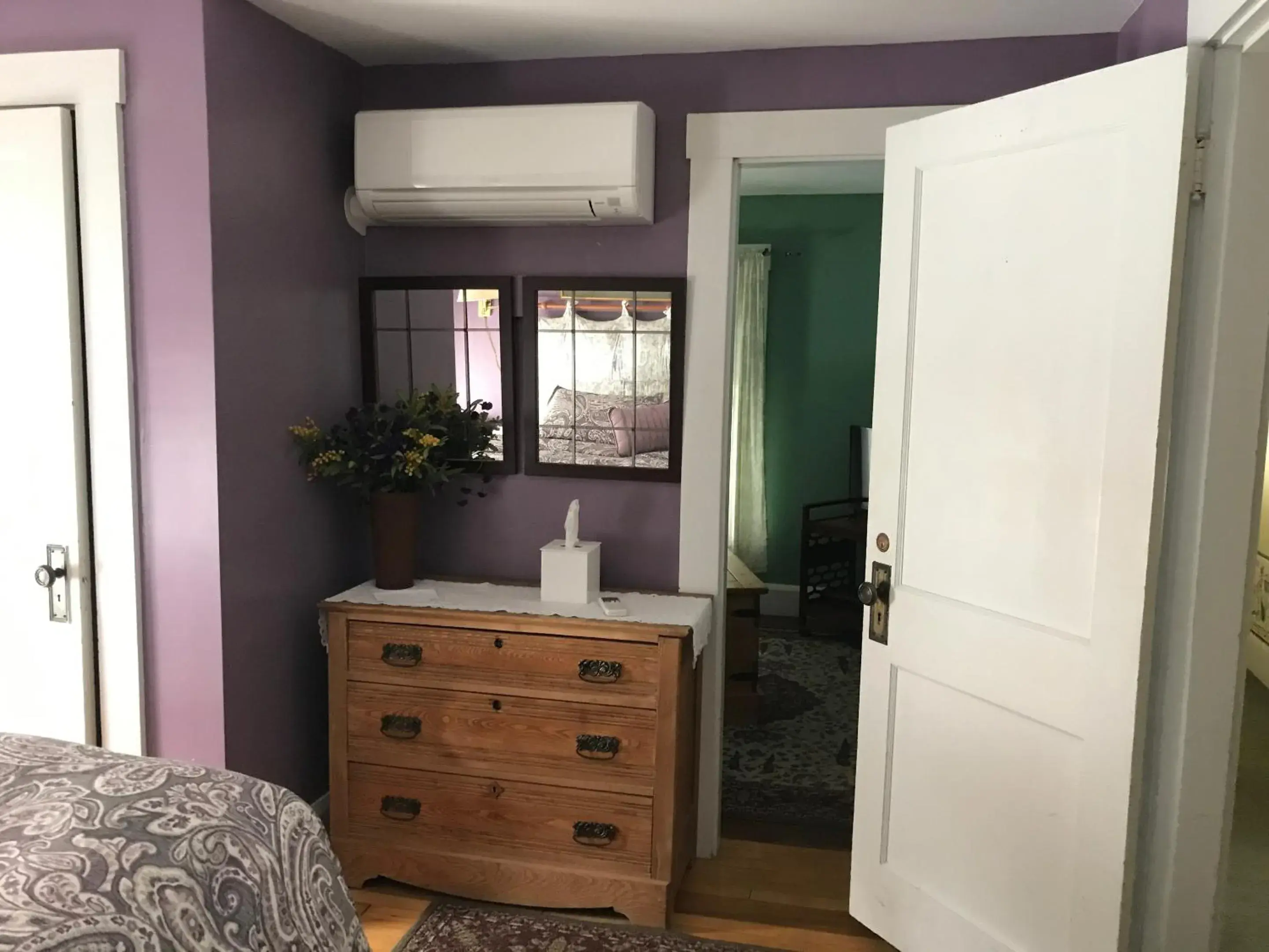 Bedroom, Bathroom in Monadnock Inn