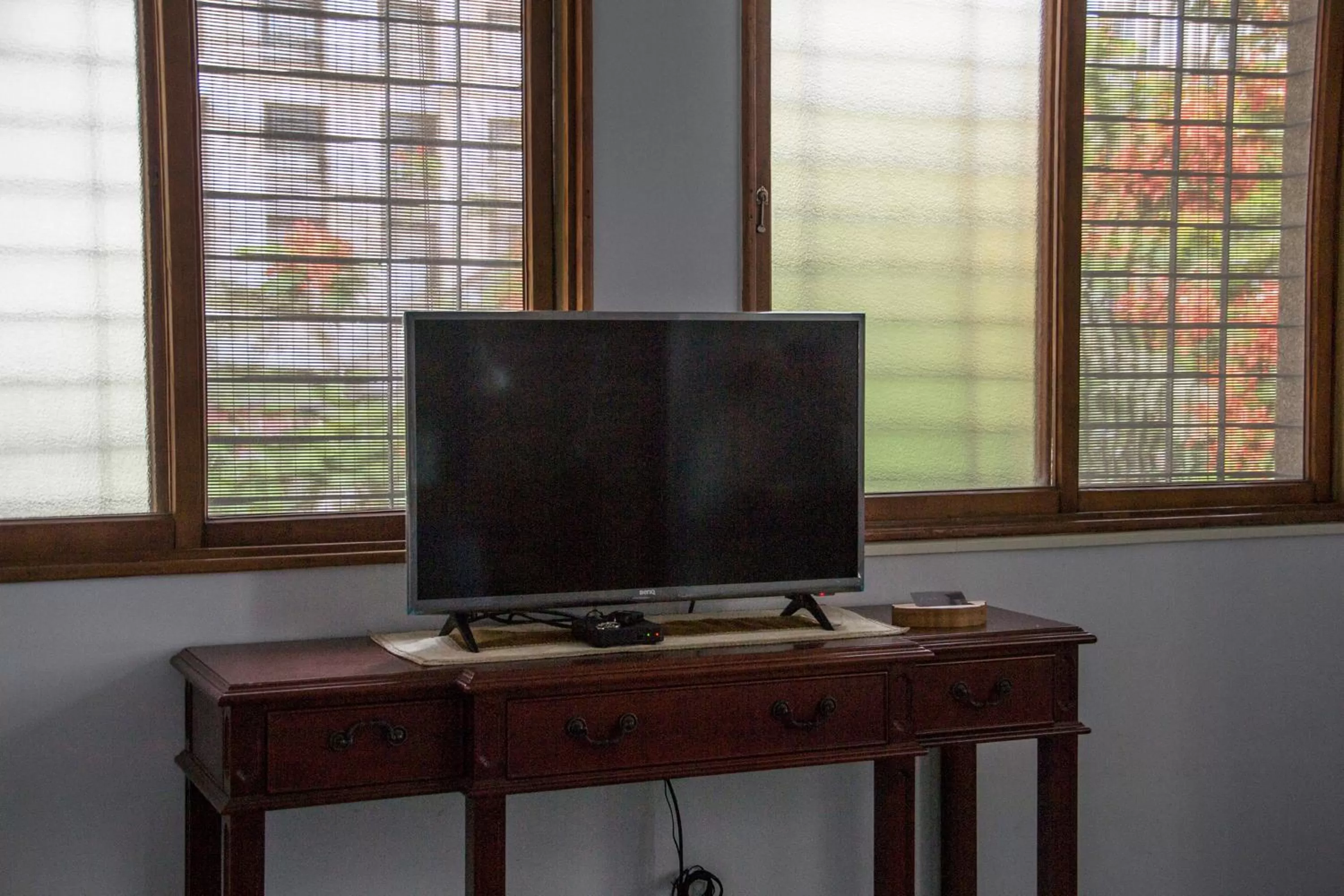 TV and multimedia, TV/Entertainment Center in Alley X Tainan