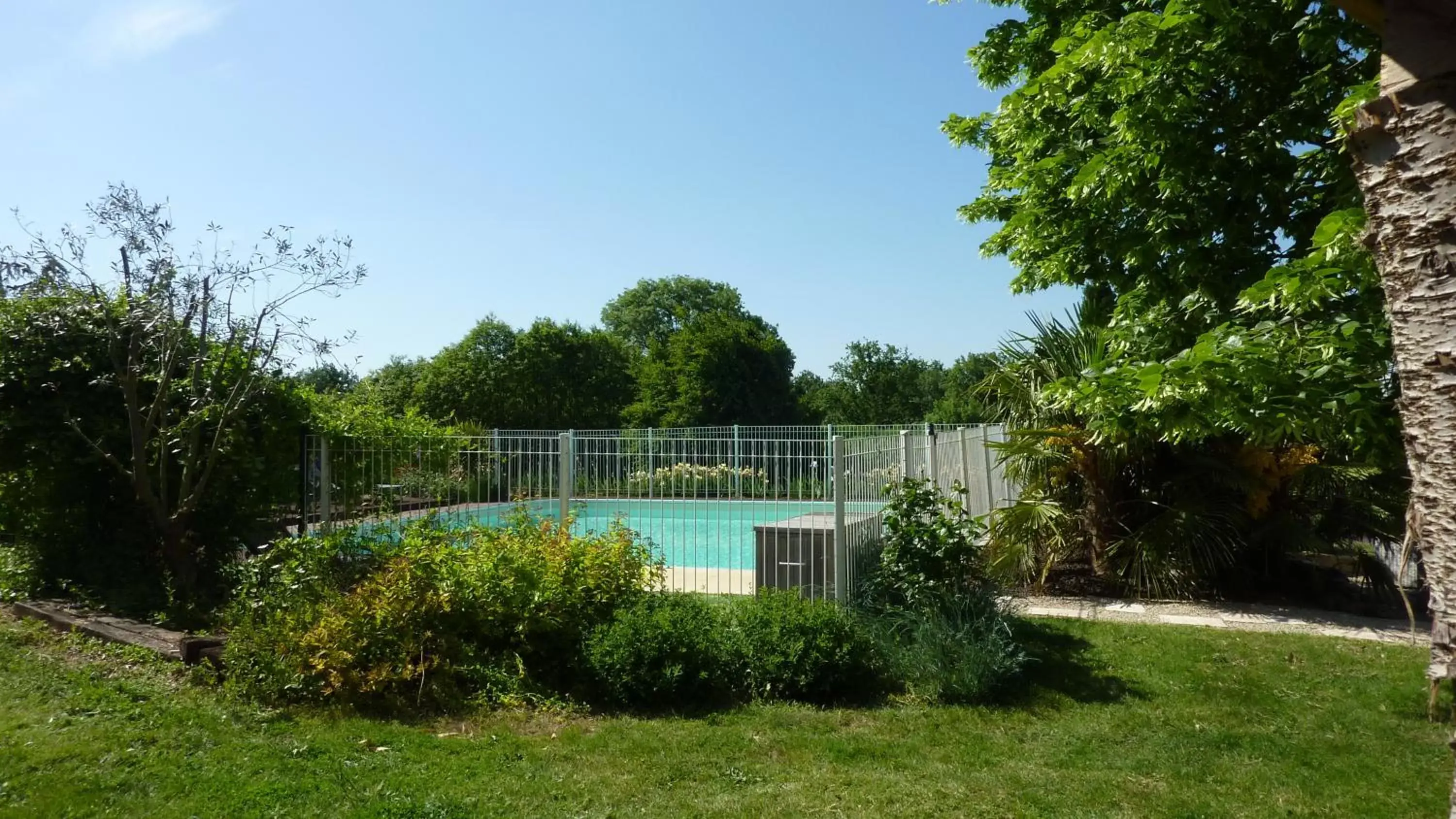 Garden, Property Building in La Boisnière