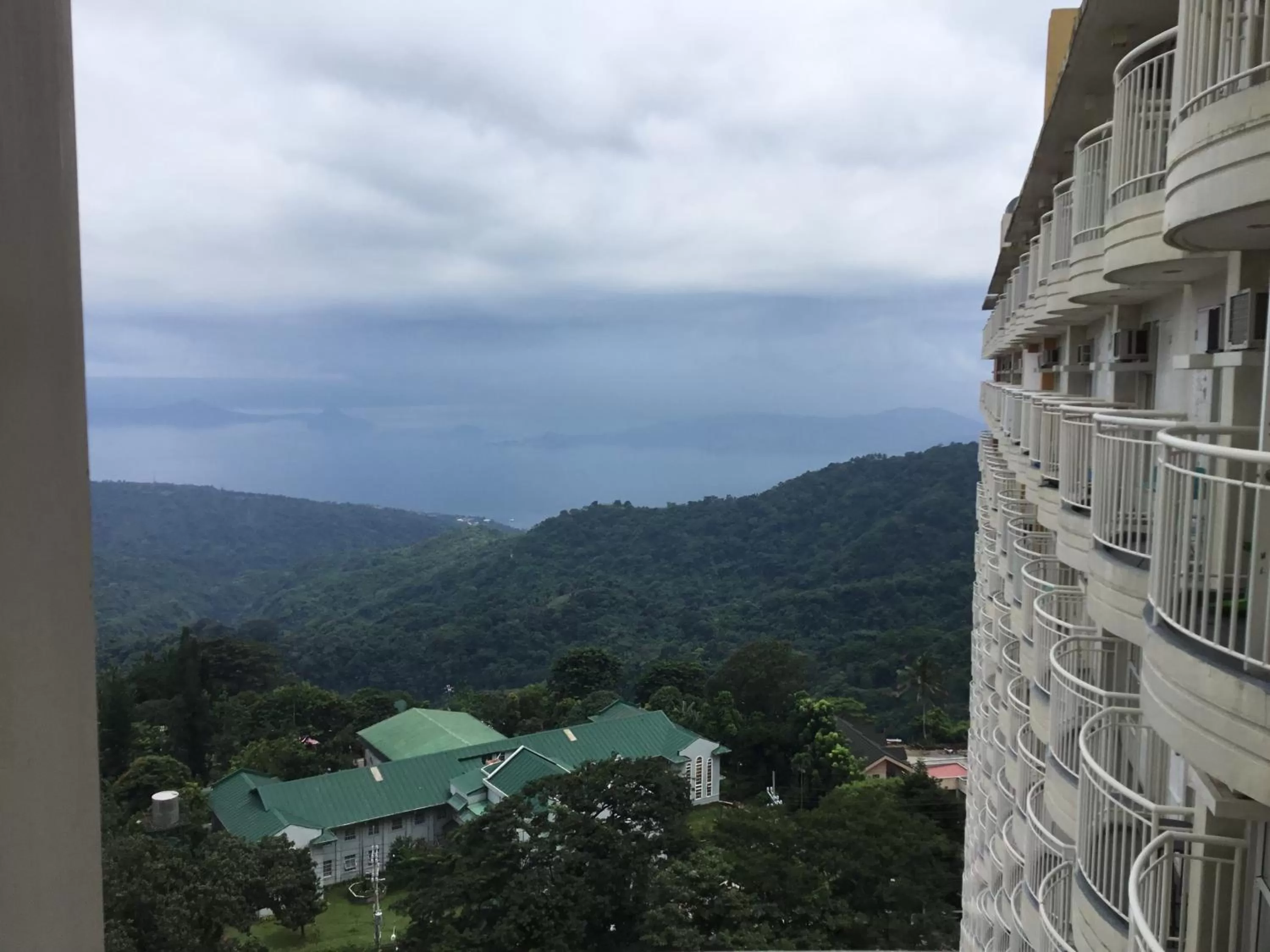 Condo with Free Swimming Pool & Viewing Deck