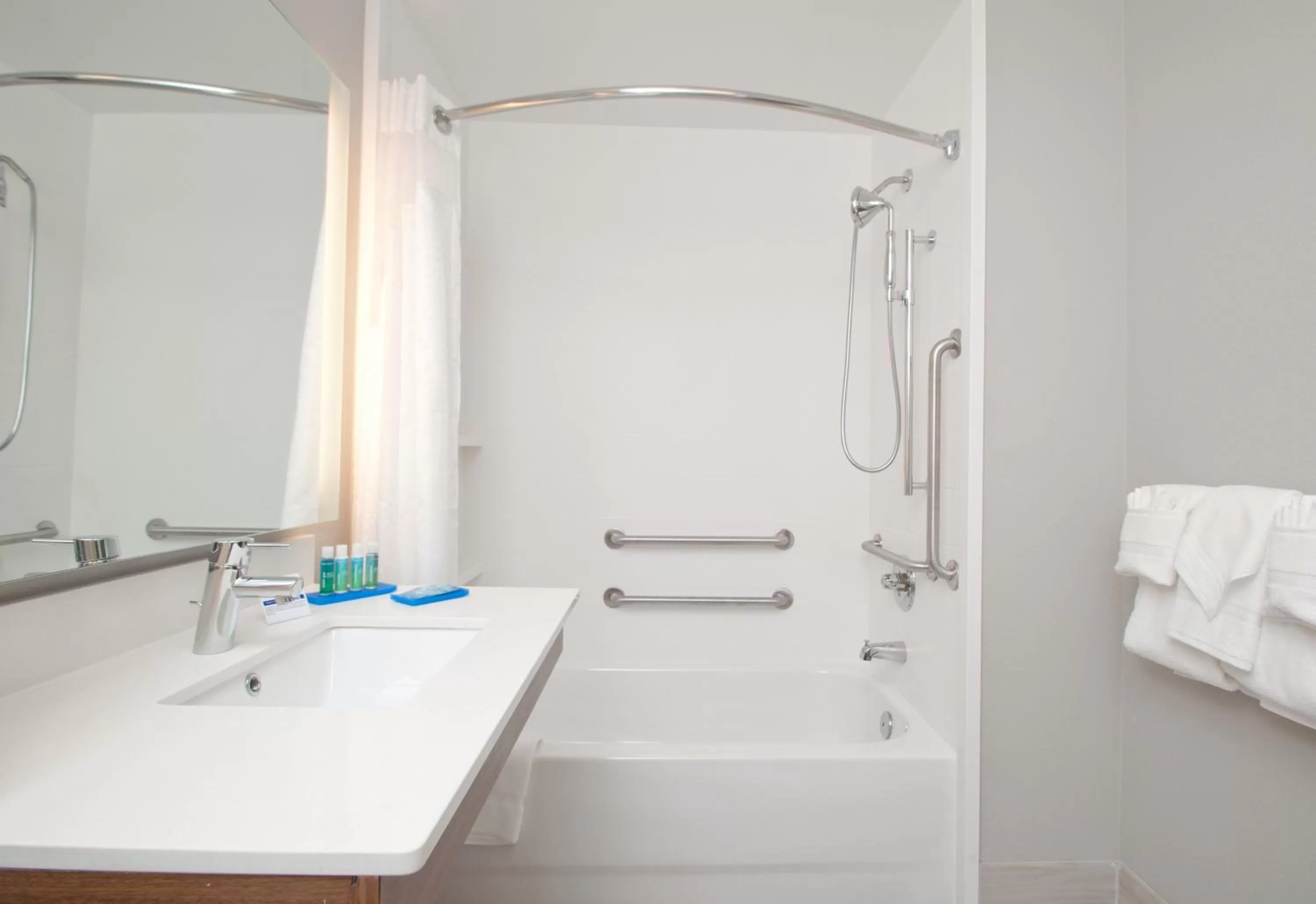 Photo of the whole room in Holiday Inn Express Quantico - Stafford by IHG