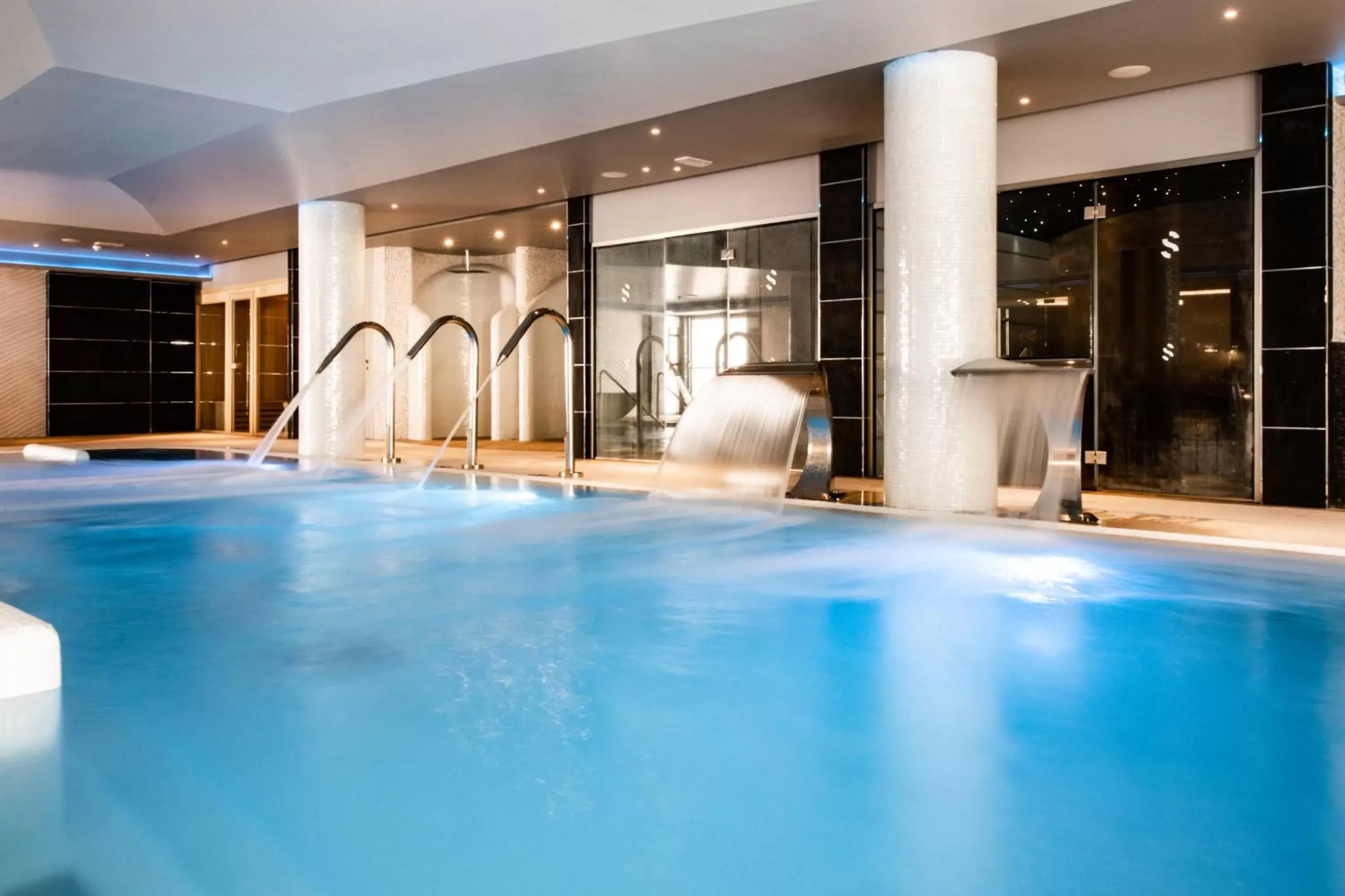 Public Bath, Swimming Pool in Spring Hotel Vulcano