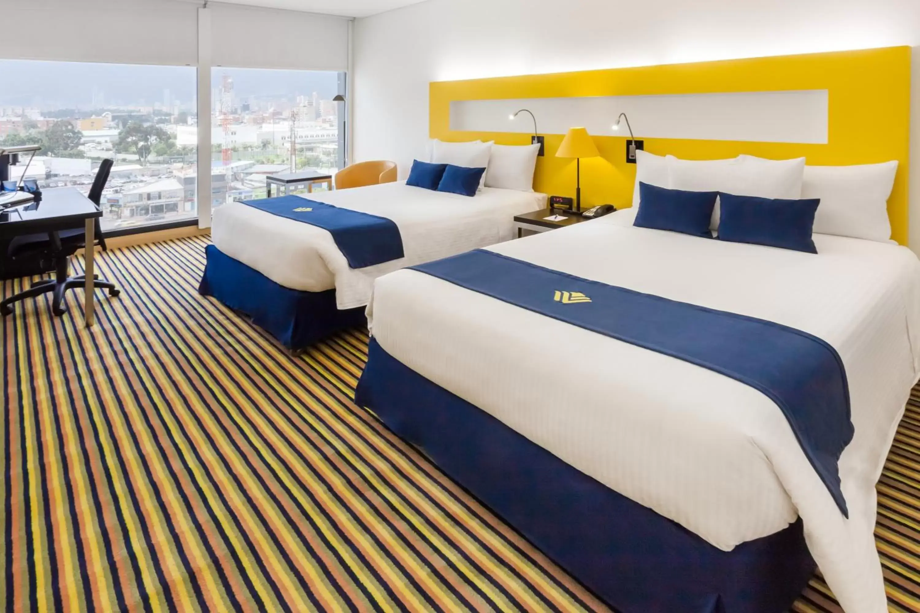 Photo of the whole room, Bed in Wyndham Bogota