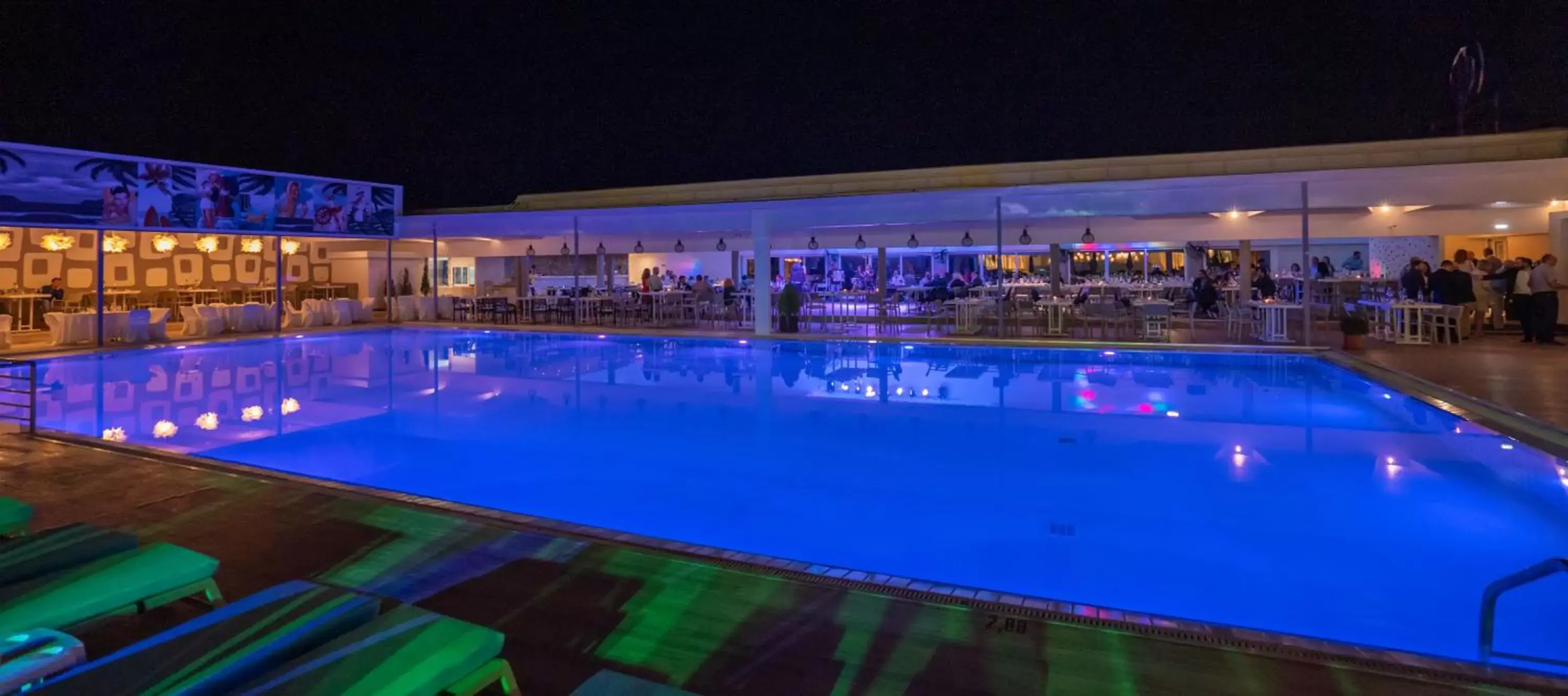 Evening entertainment, Swimming Pool in Hotel Pantelidis