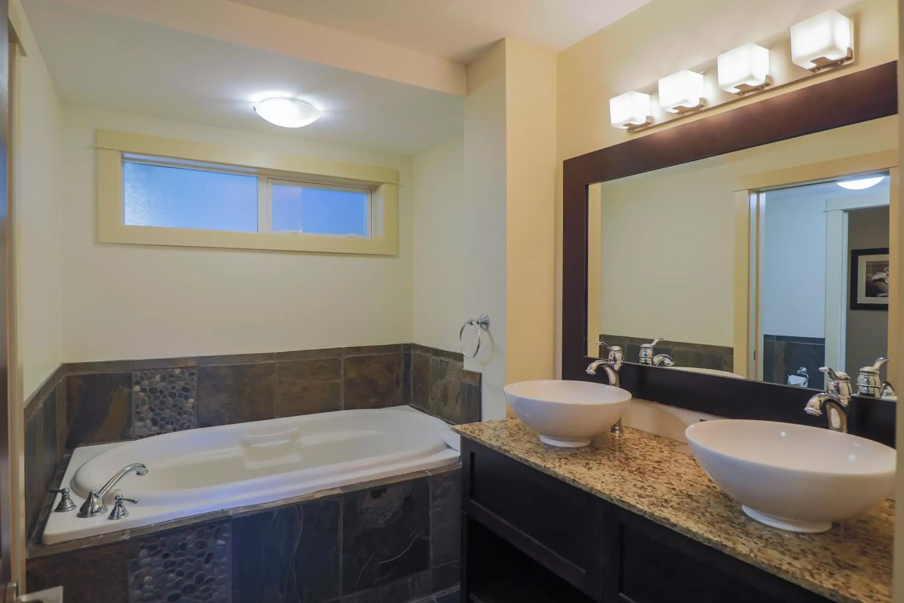 Bathroom in Pacific Shores Resort & Spa