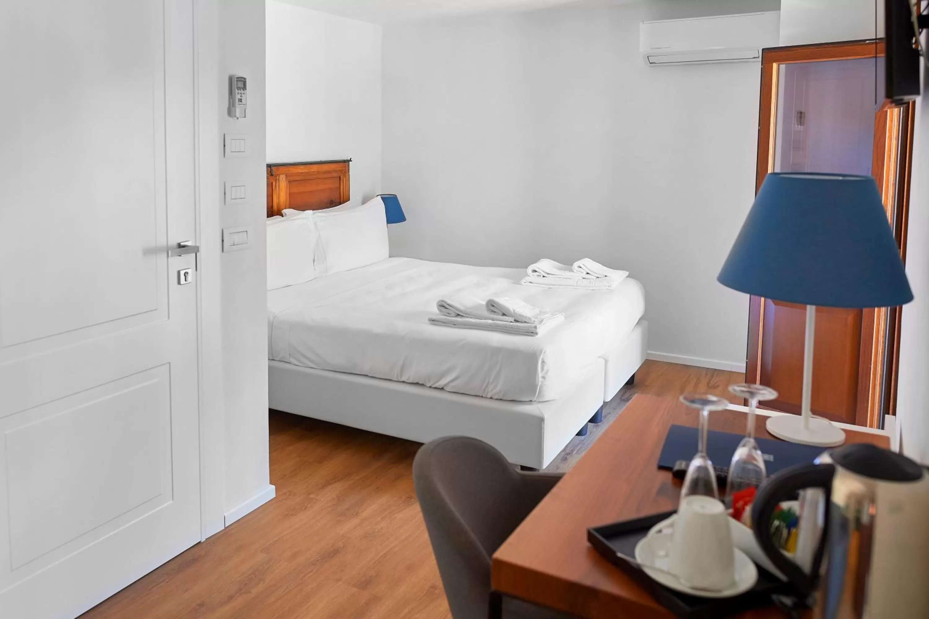 Superior Double or Twin Room with Sea View in Sopra Le Mura