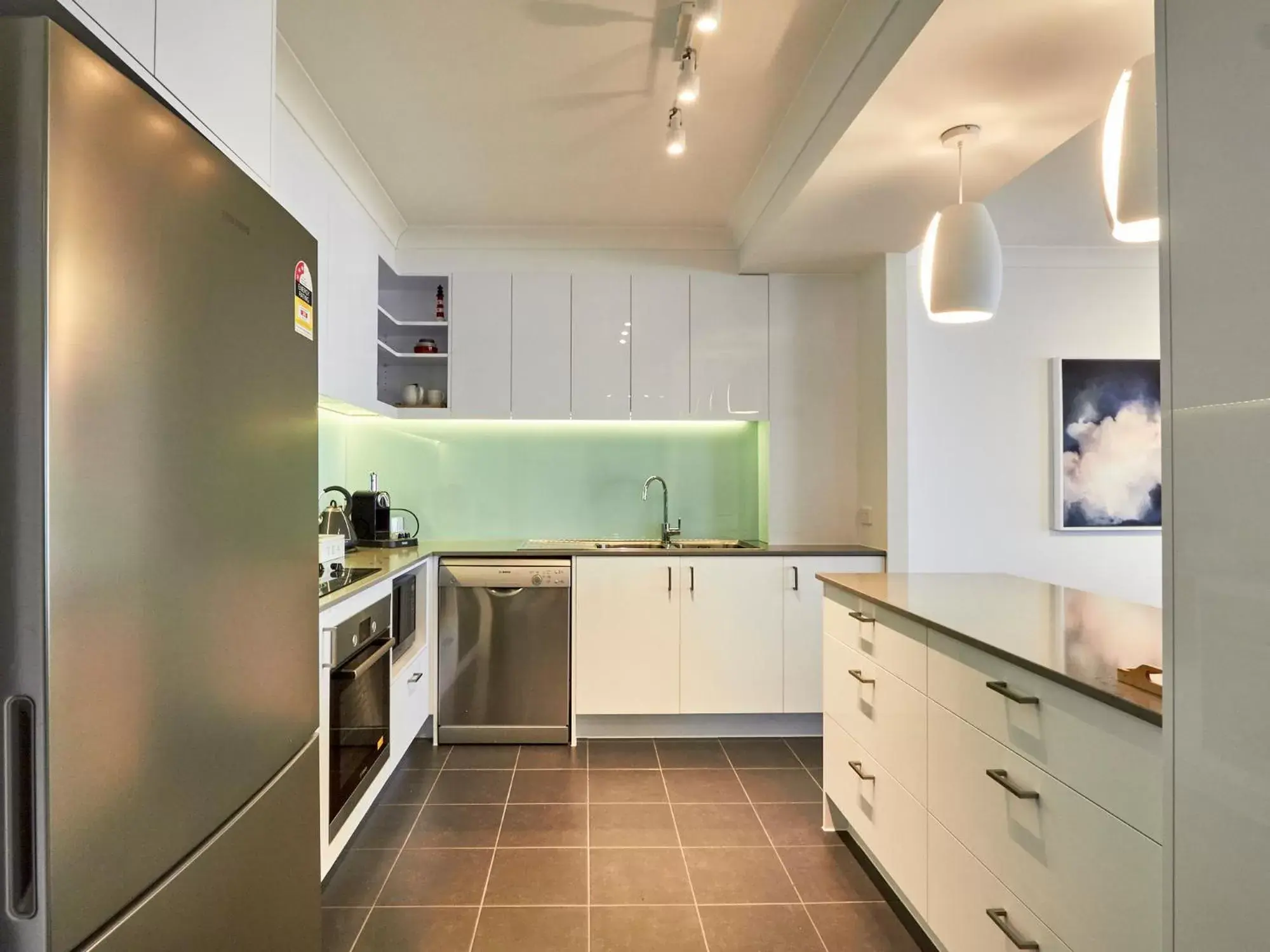 Kitchen/Kitchenette in Albatross North Apartments