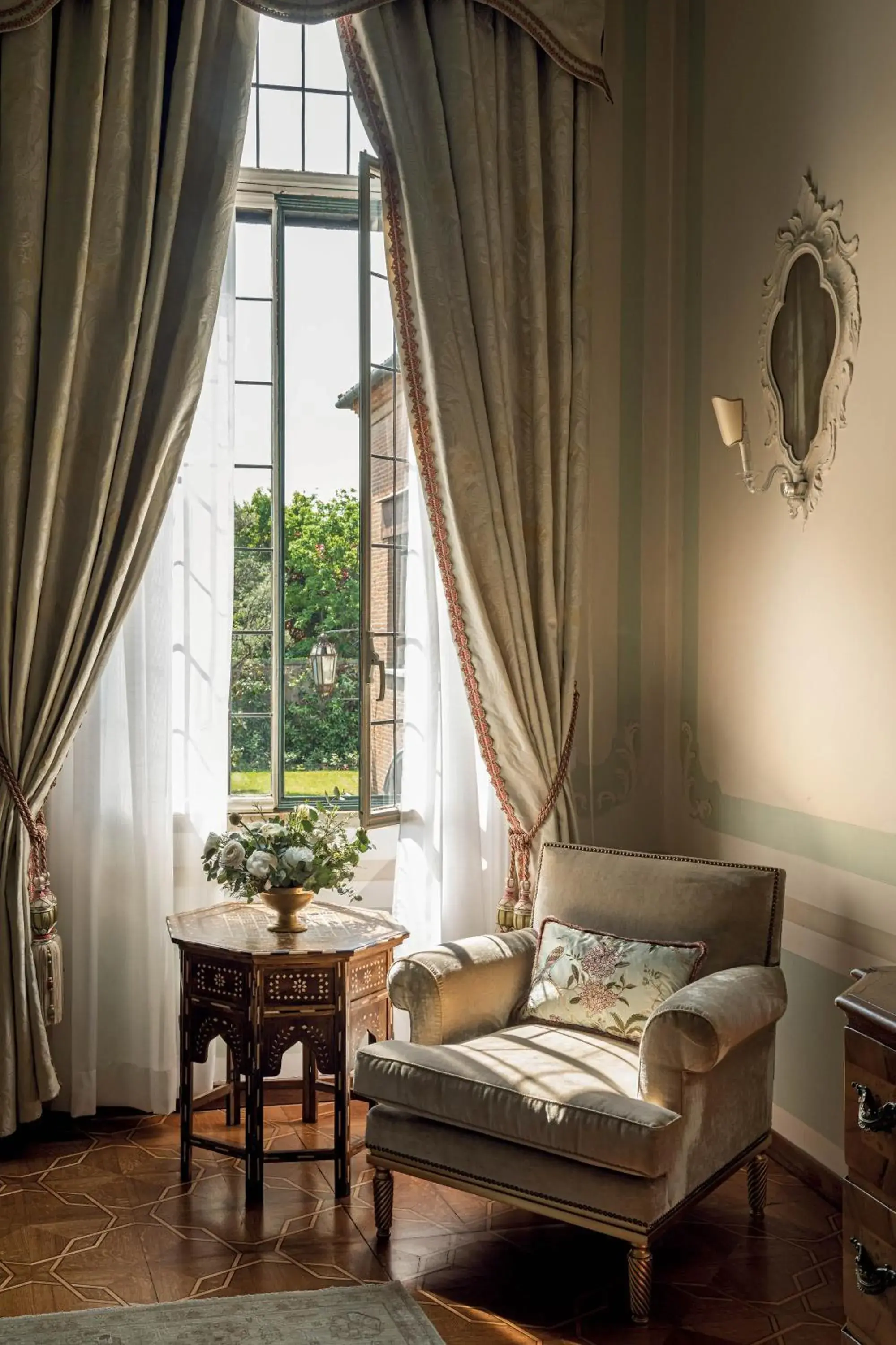 Bedroom, Seating Area in Hotel Cipriani, A Belmond Hotel, Venice