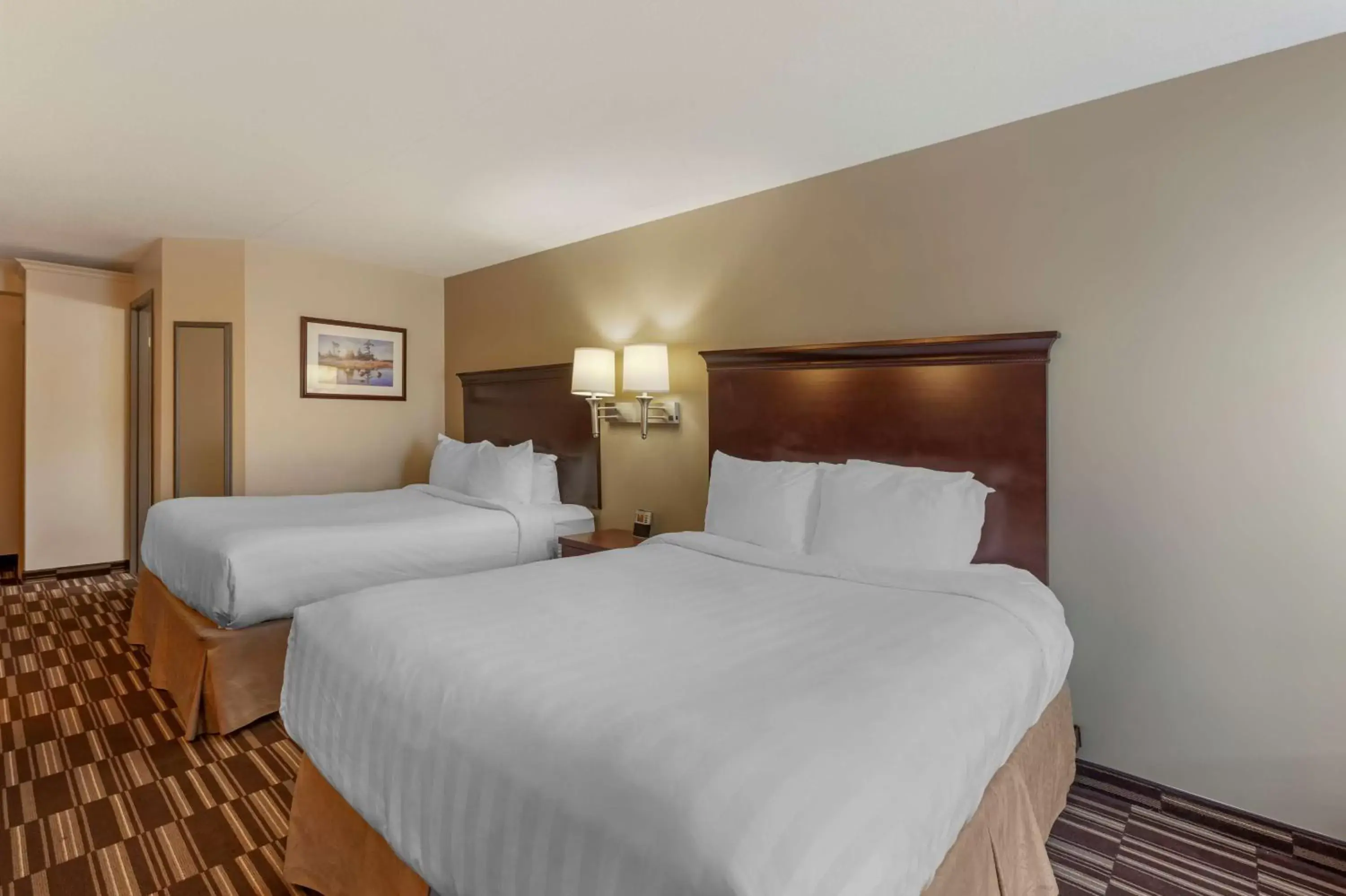 Bedroom, Bed in Best Western Plus Orillia Hotel