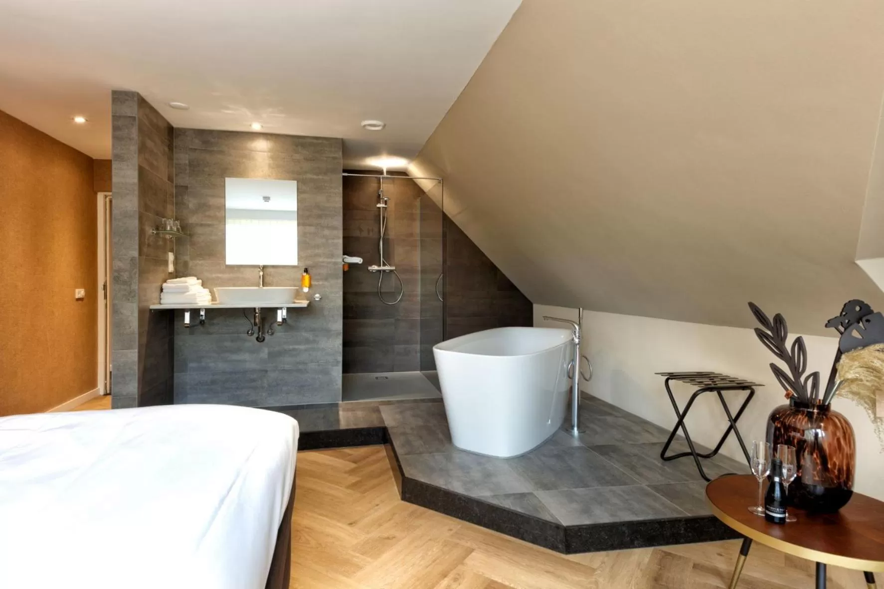 Bed in Hotel Karsten