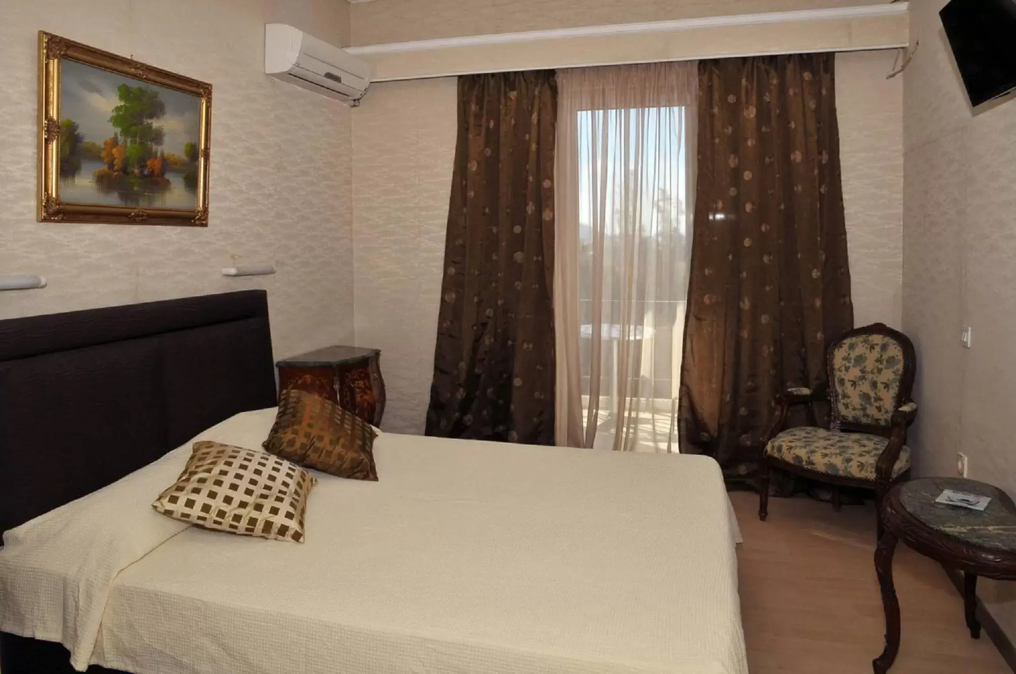 Photo of the whole room, Bed in Hotel Anesi