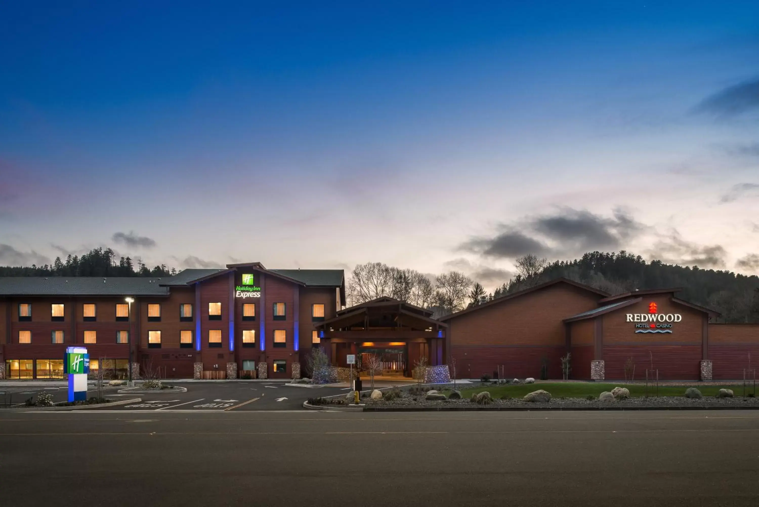 Property building in Holiday Inn Express Klamath - Redwood Ntl Pk Area by IHG Property building in Holiday Inn Express Klamath - Redwood Ntl Pk Area by IHG