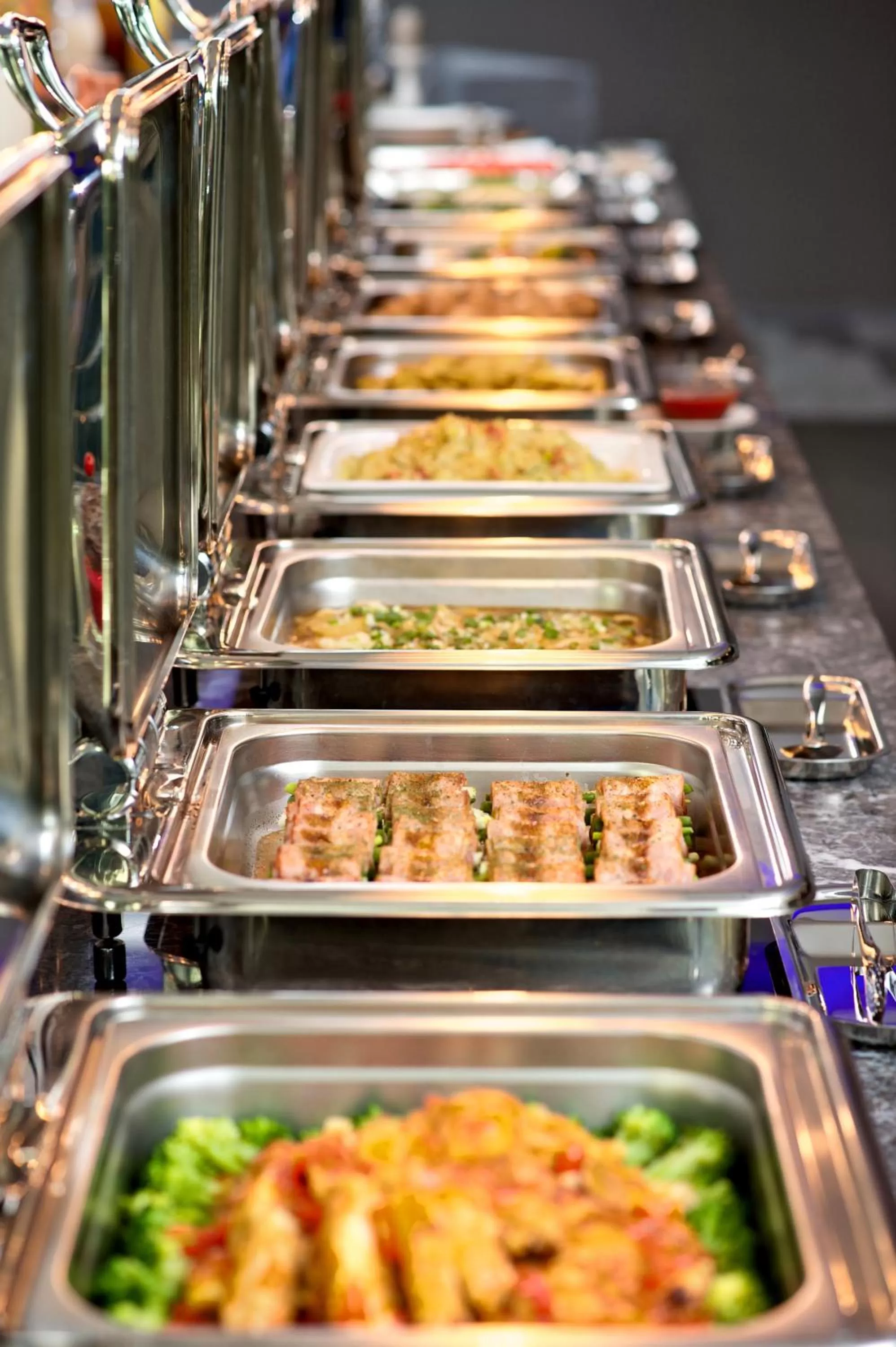 Buffet breakfast in FX Hotel Tainan