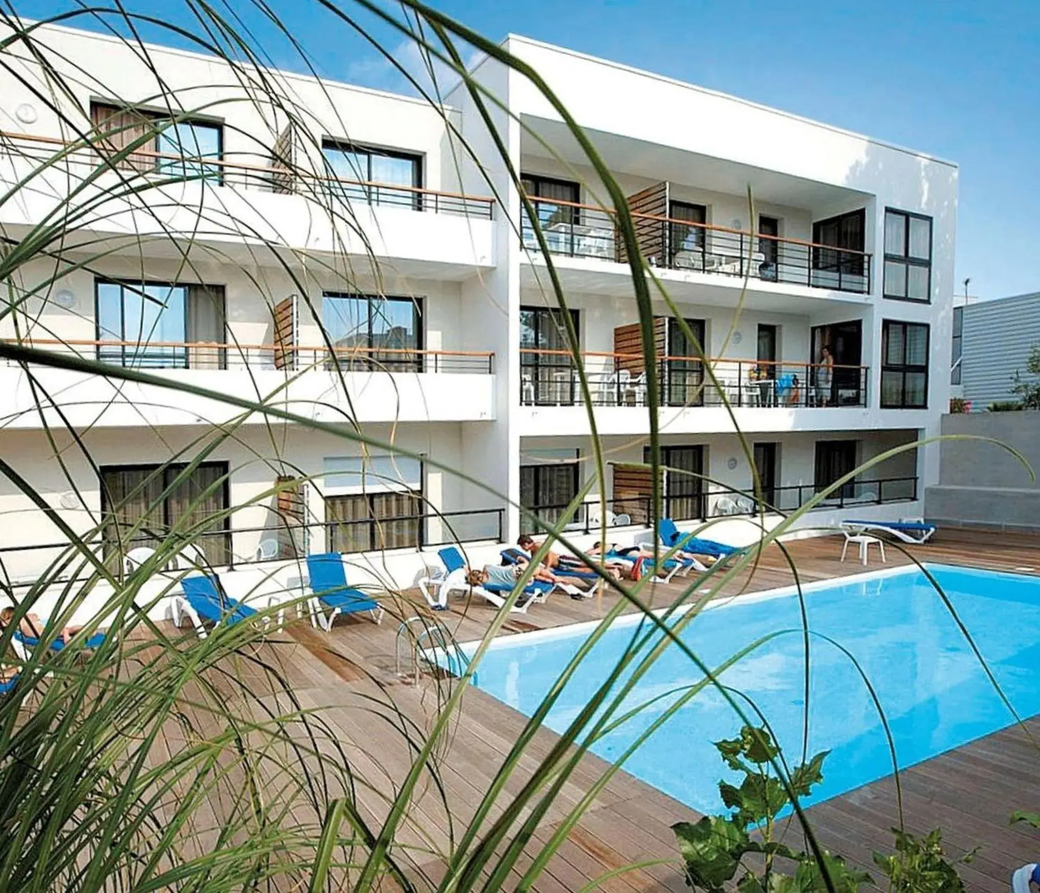 Swimming pool, Property Building in Appart'hÃ´tel Odalys Archipel