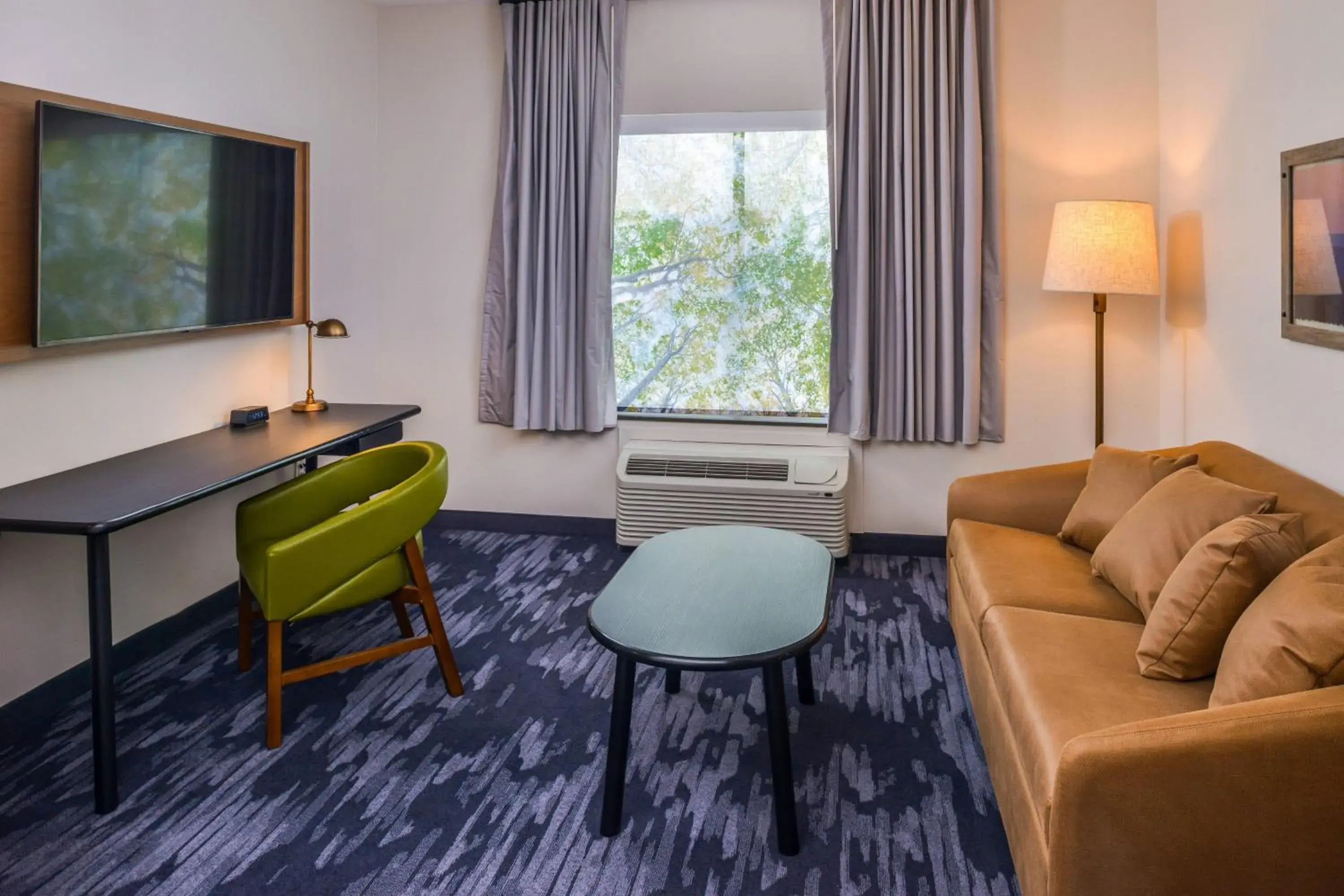 Living room, Seating Area in Fairfield Inn & Suites by Marriott Fort Worth Southwest at Cityview