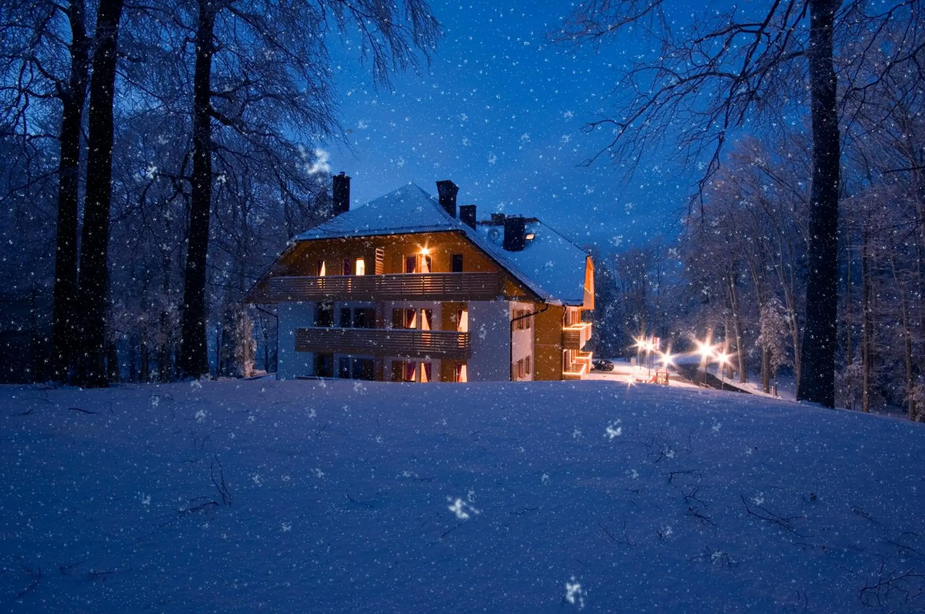 Property building, Winter in Aparthotel Snjezna Kraljica