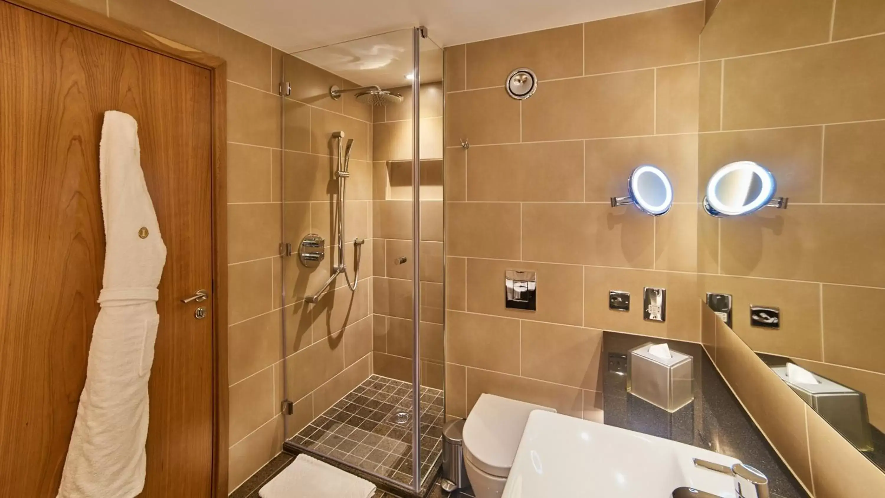 Bathroom in Intercontinental London - The O2, an IHG Hotel
