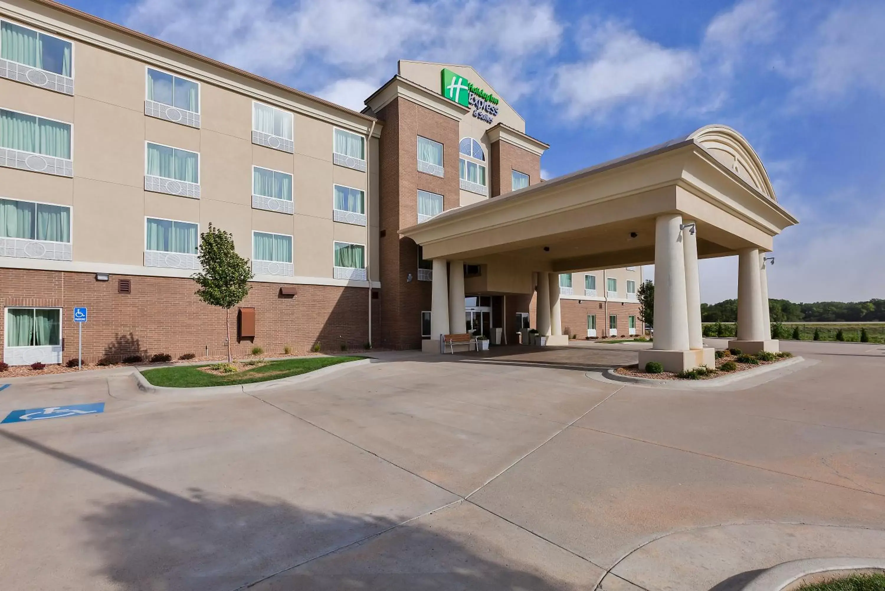 Property Building in Holiday Inn Express Hotel & Suites Salina, an IHG Hotel