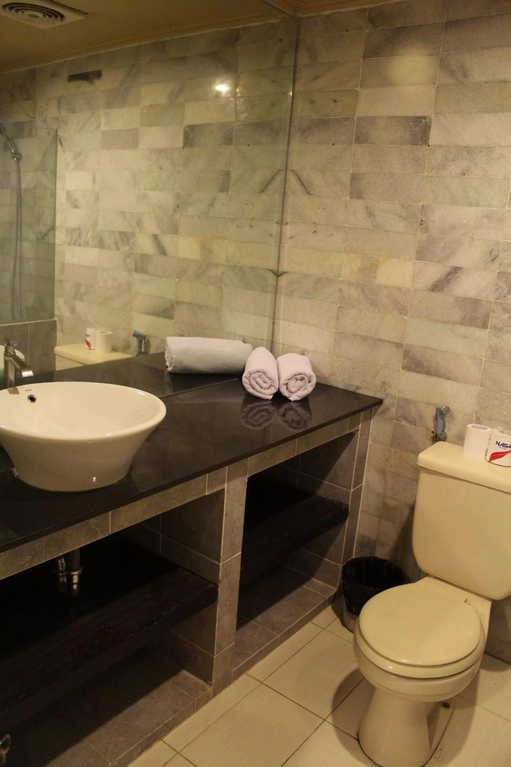 Bathroom in Hotel Karthi Kuta