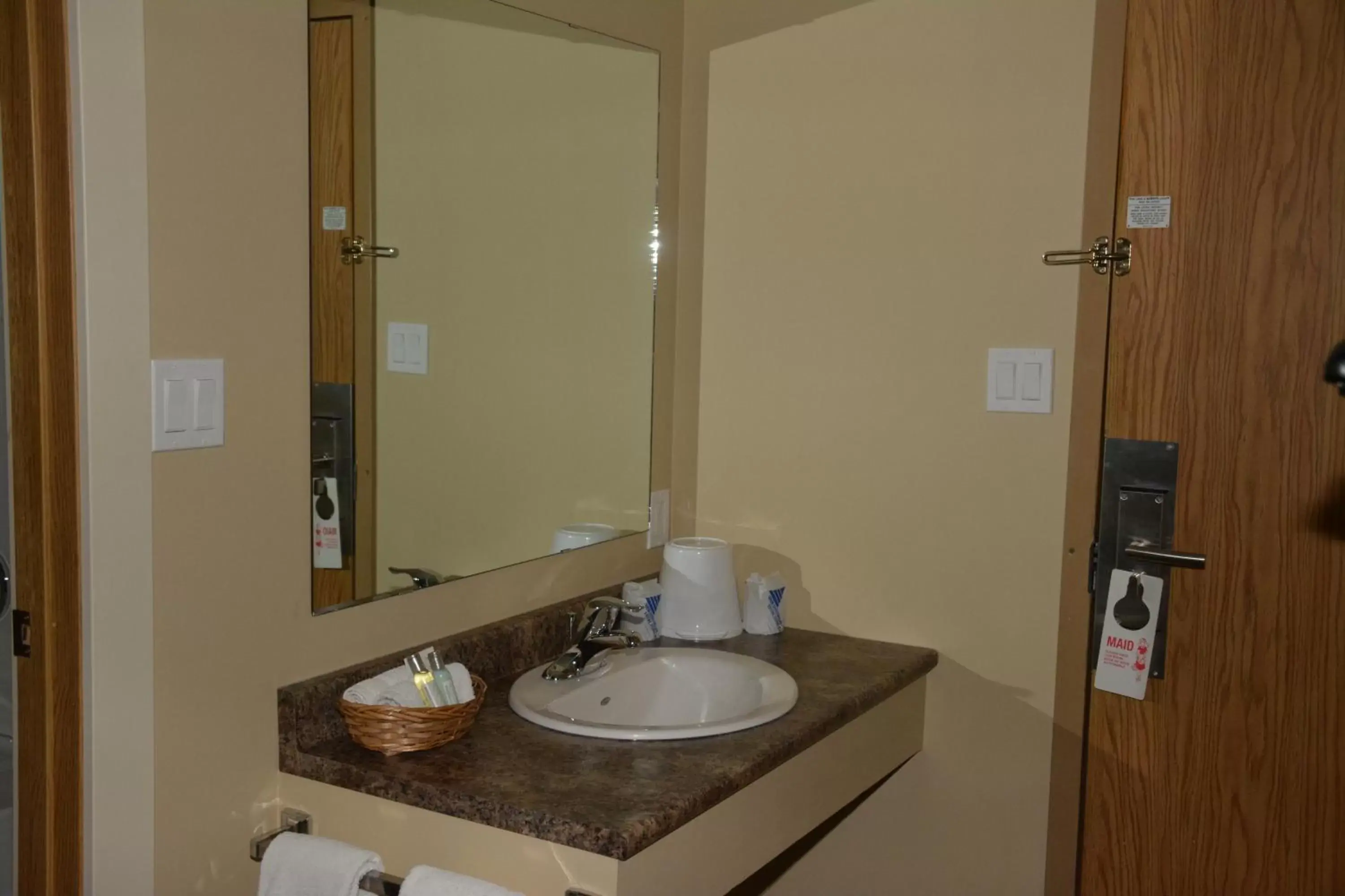 Bathroom in Northway Motor Inn