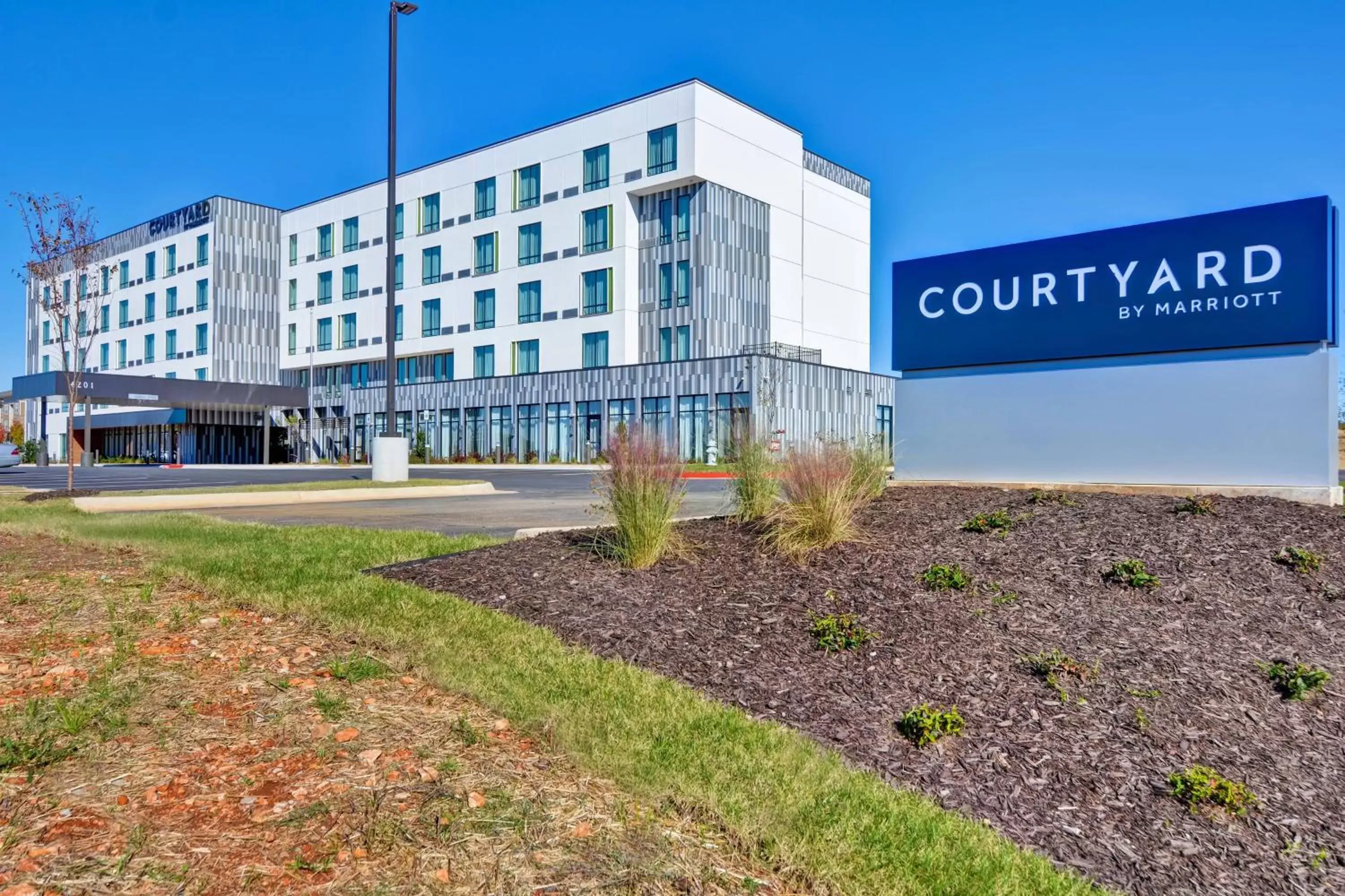 Property Building in Courtyard by Marriott Bentonville Rogers Promenade