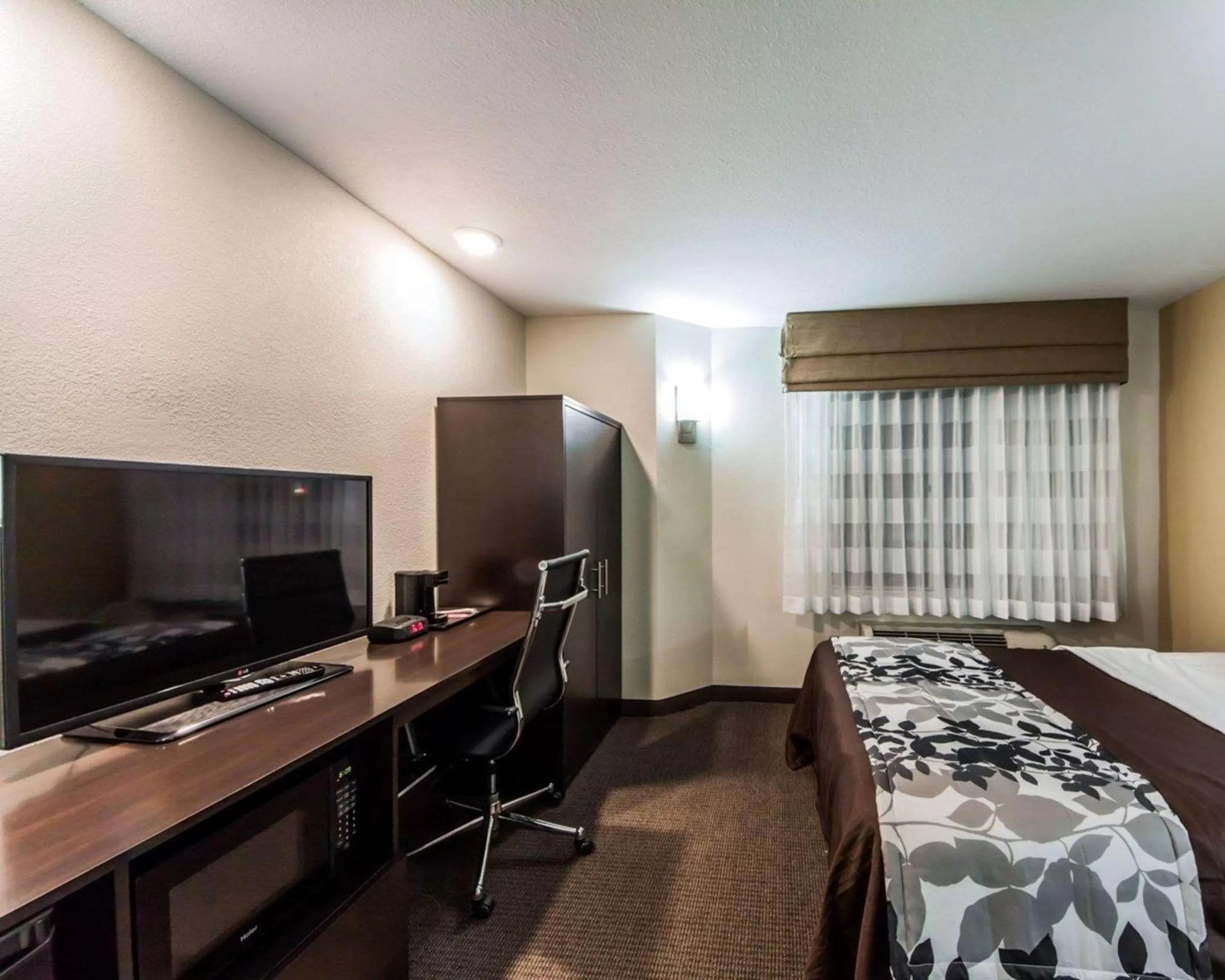 Photo of the whole room, Bed in Sleep Inn & Suites Guthrie - Edmond North