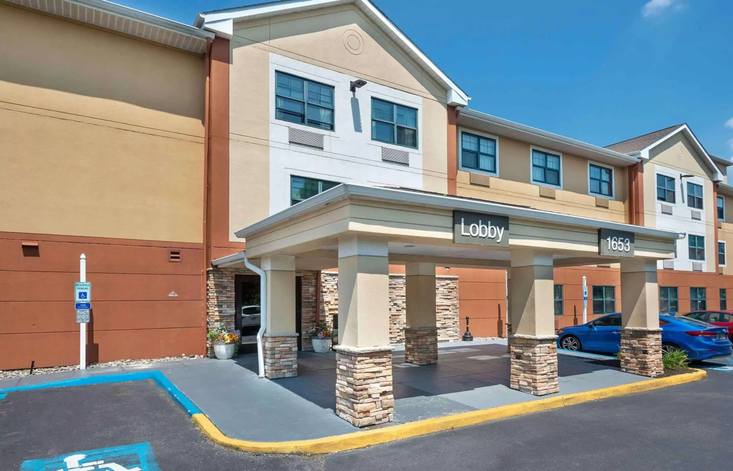 Property building in Extended Stay America Suites - Philadelphia - Cherry Hill