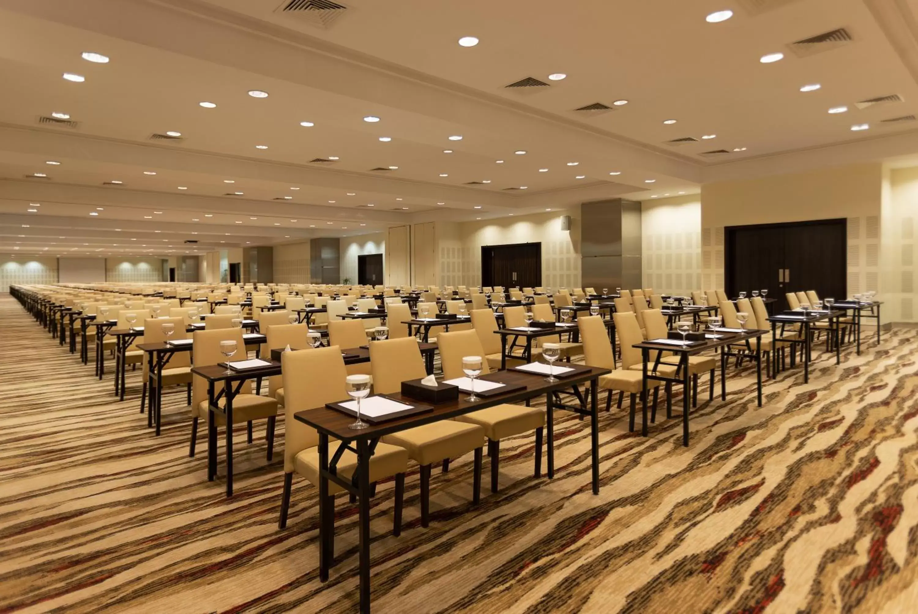 Meeting/conference room in Crowne Plaza Riyadh - RDC Hotel & Convention, an IHG Hotel