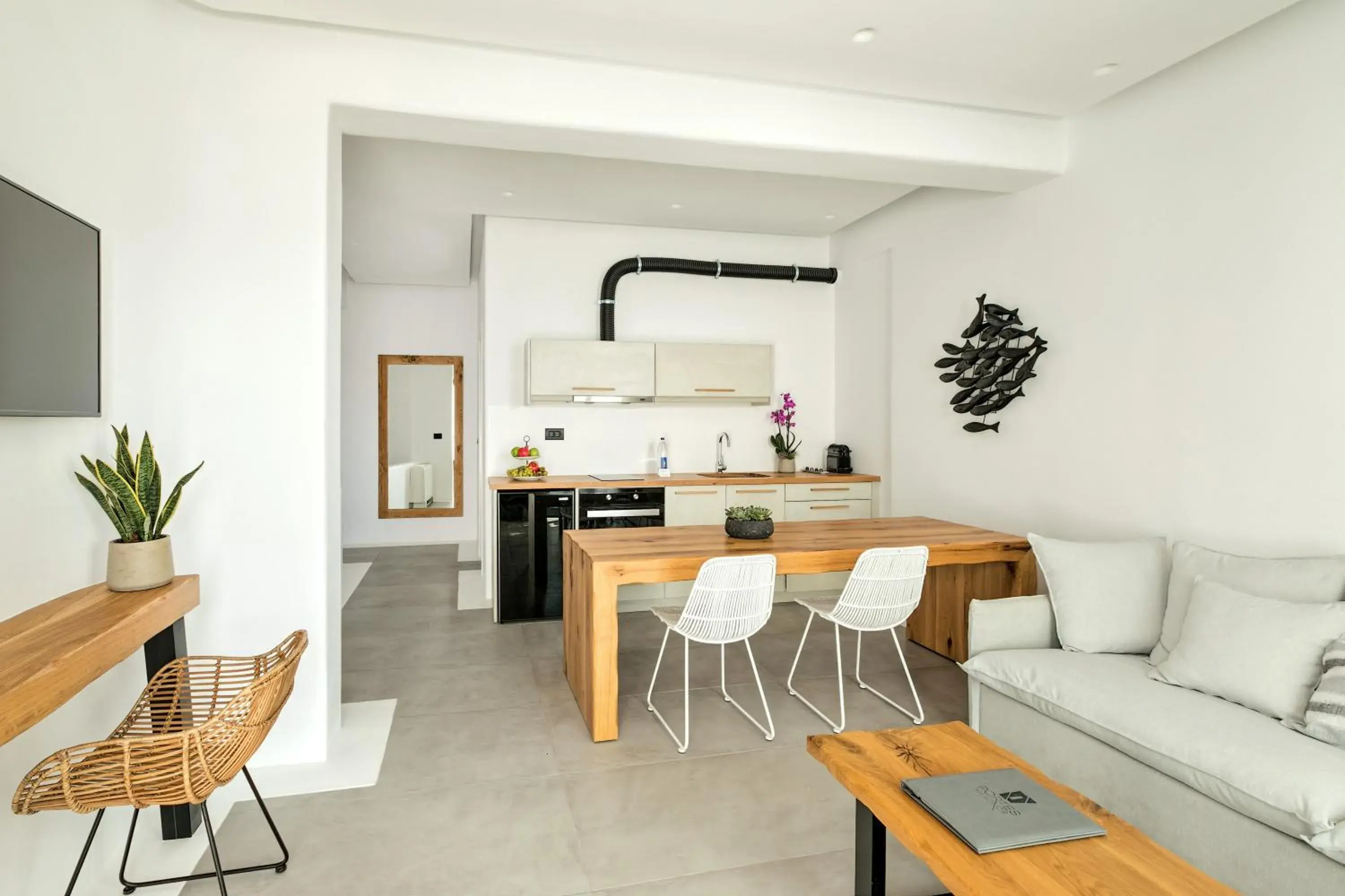 Coffee/tea facilities, Kitchen/Kitchenette in Portes Suites & Villas Mykonos