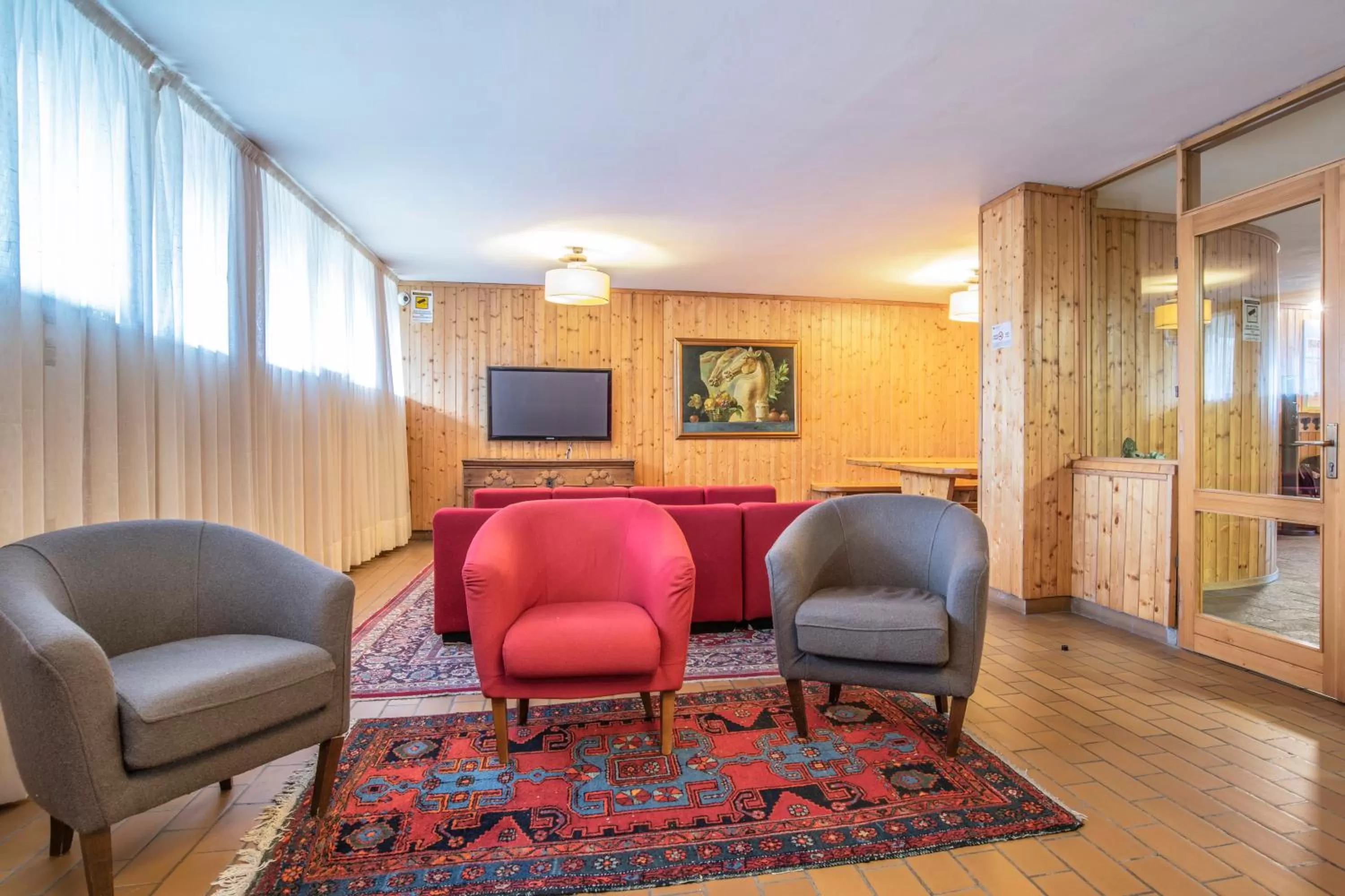 Communal lounge/ TV room in Hotel Resort Veronza