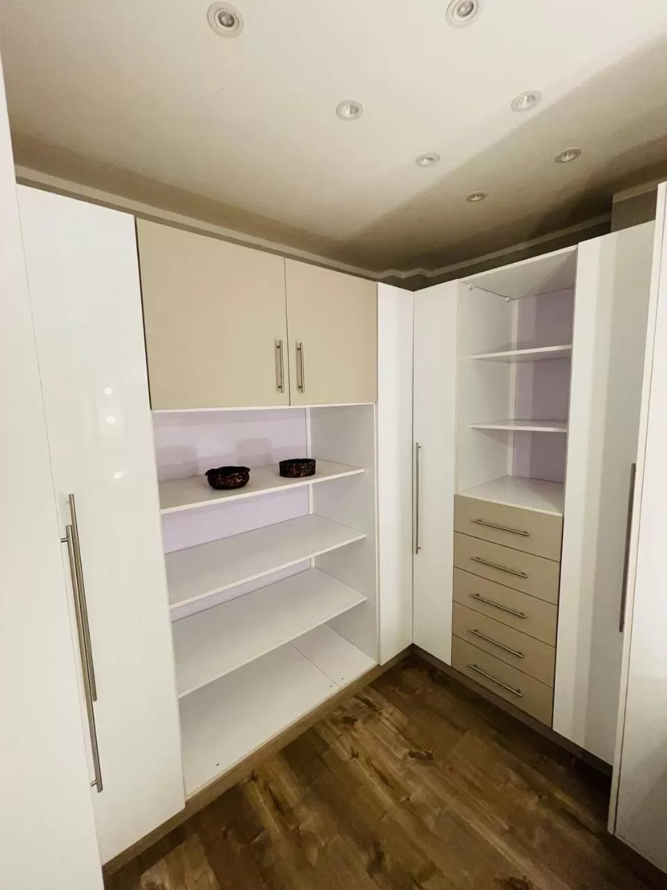 Photo of the whole room in Solima Pyramids View