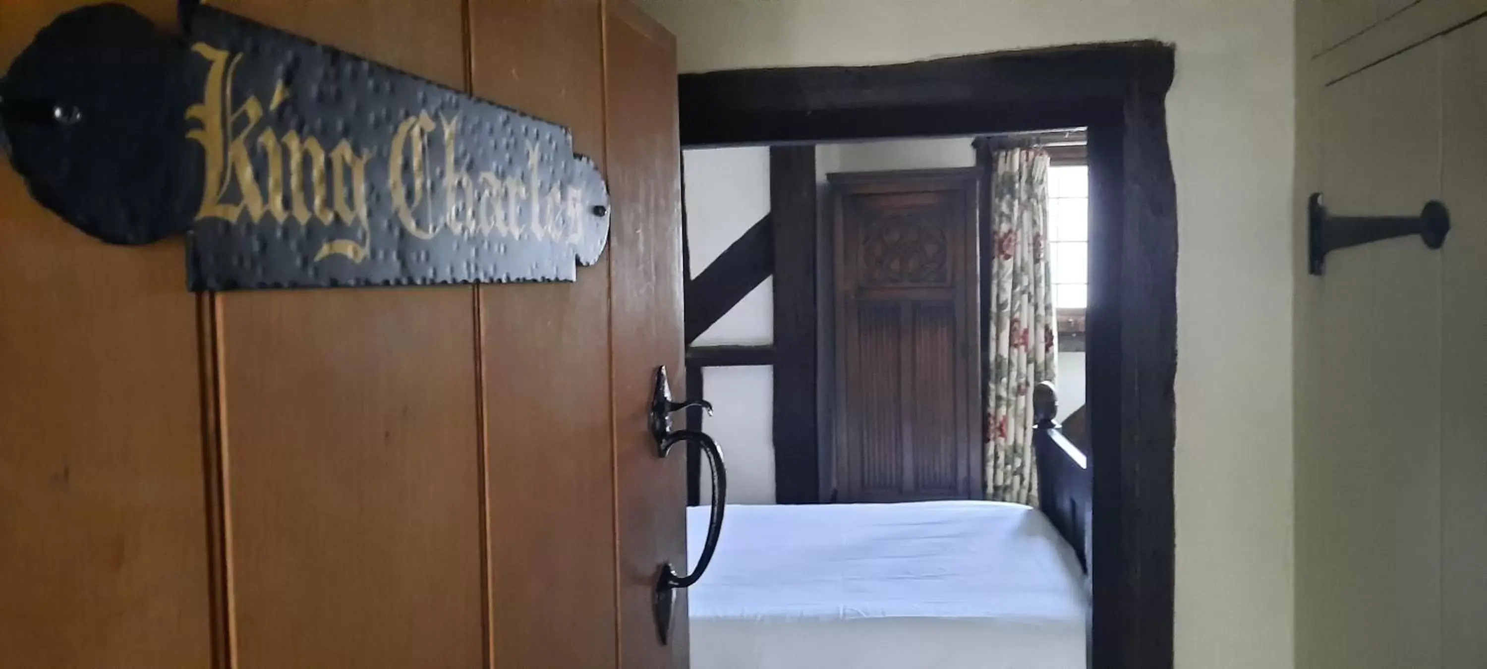 Property logo or sign, Bed in The George Inn & Plaine