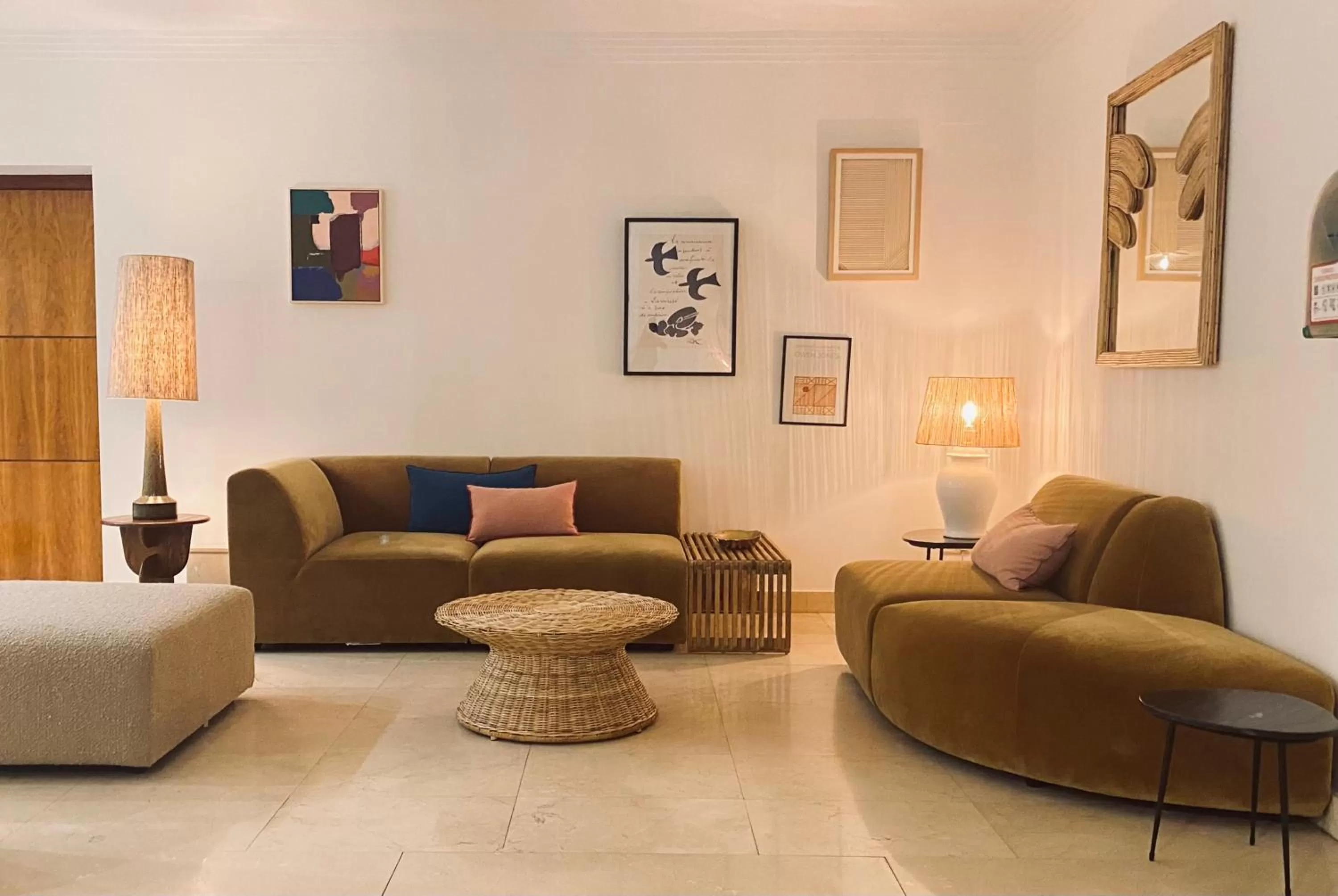 Lobby or reception in Hotel Casón del Tormes by HappyCulture