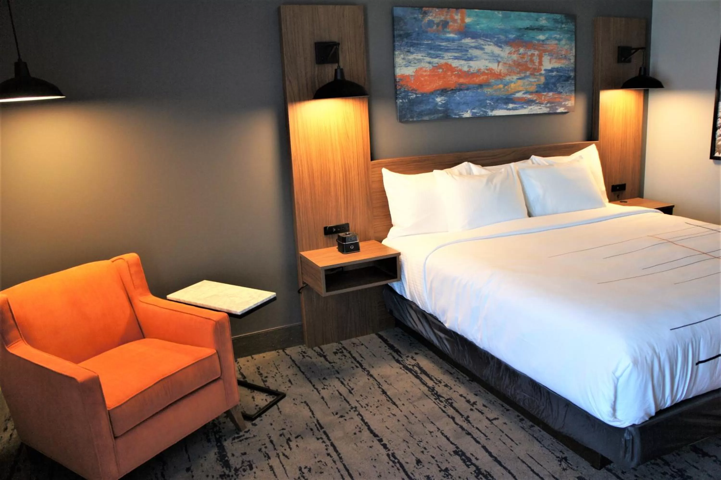 Photo of the whole room, Bed in La Quinta Inn & Suites by Wyndham Marysville