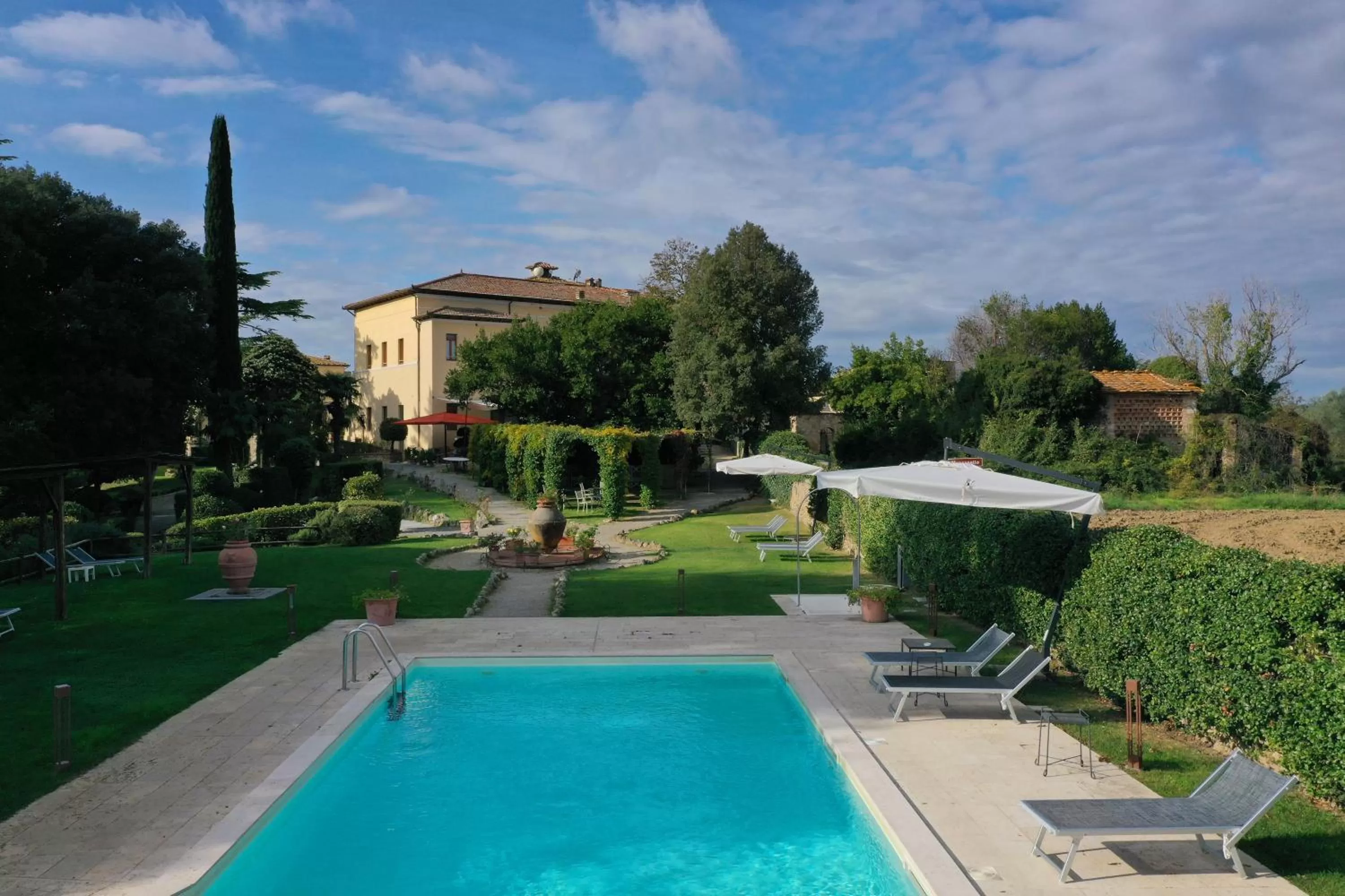 Swimming pool in Villa Sabolini