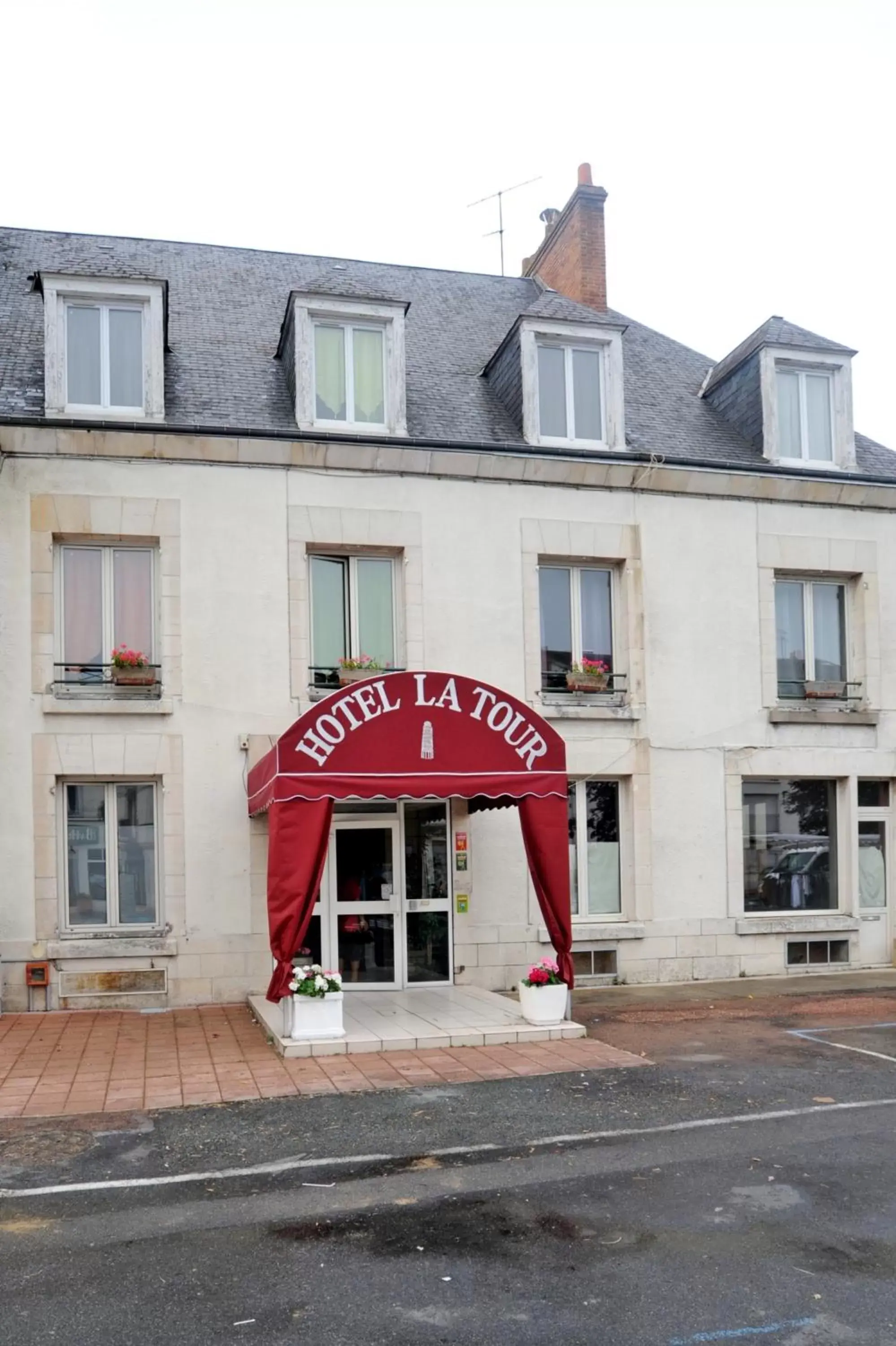 Facade/entrance, Property Building in Hotel La Tour