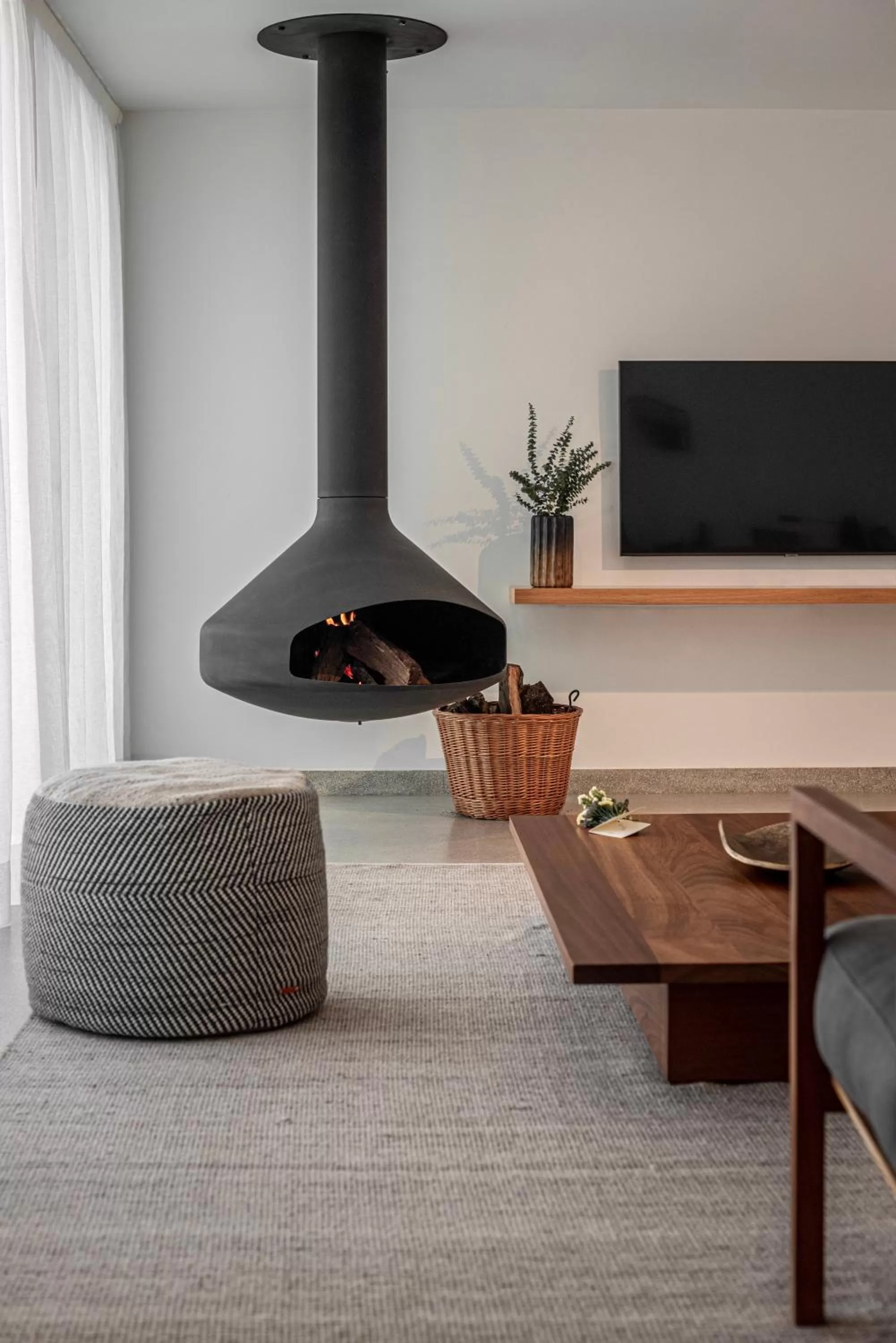 TV and multimedia in L'AND Vineyards - Relais & Châteaux