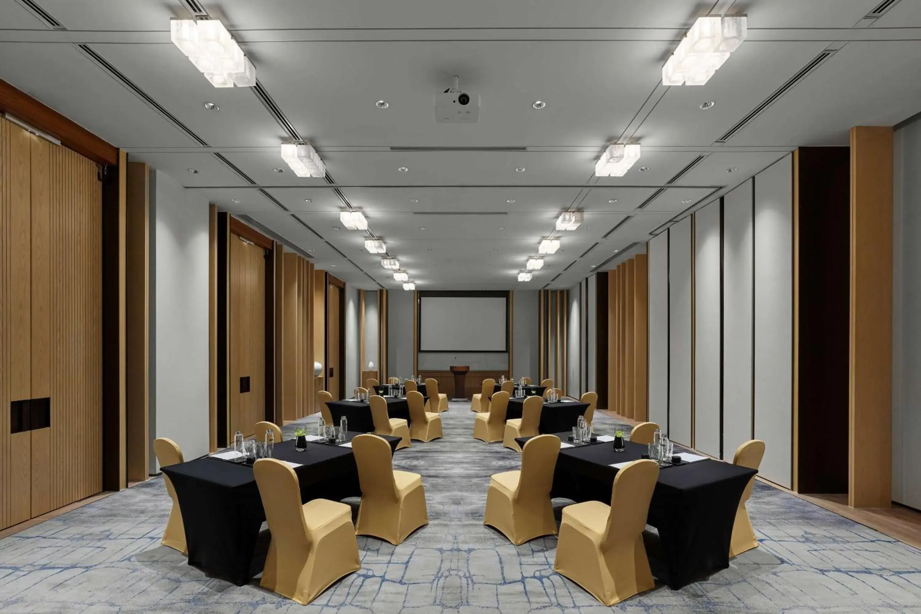 Meeting/conference room, Banquet Facilities in Hilton Suzhou Yinshan Lake