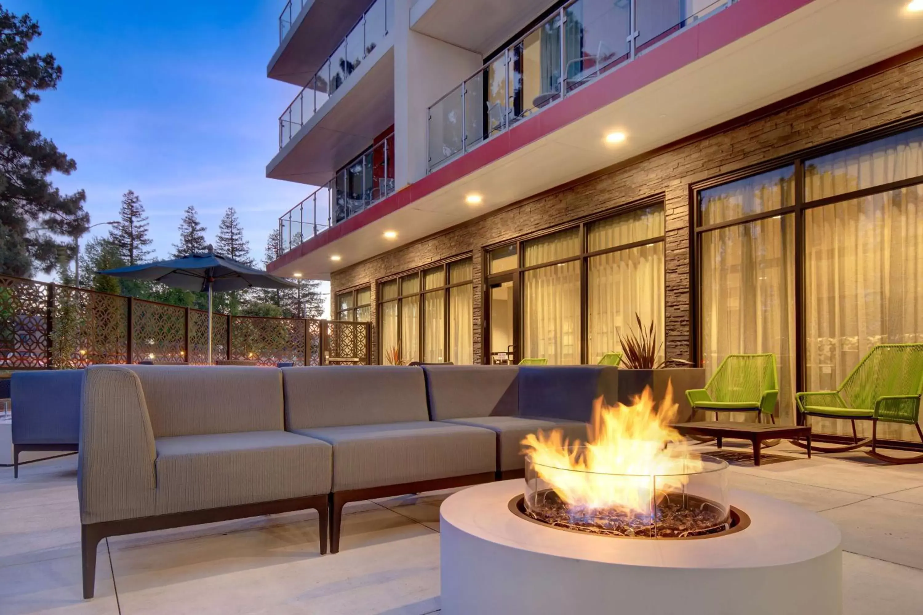Patio in Hampton Inn & Suites Sunnyvale-Silicon Valley, Ca