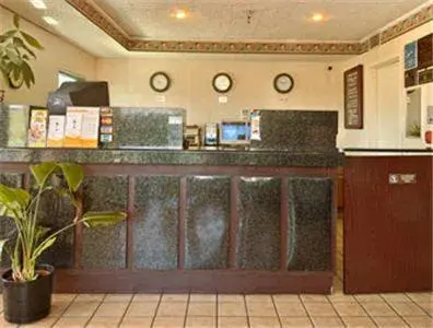 Lobby or reception, Lobby/Reception in Days Inn by Wyndham Ontario Airport