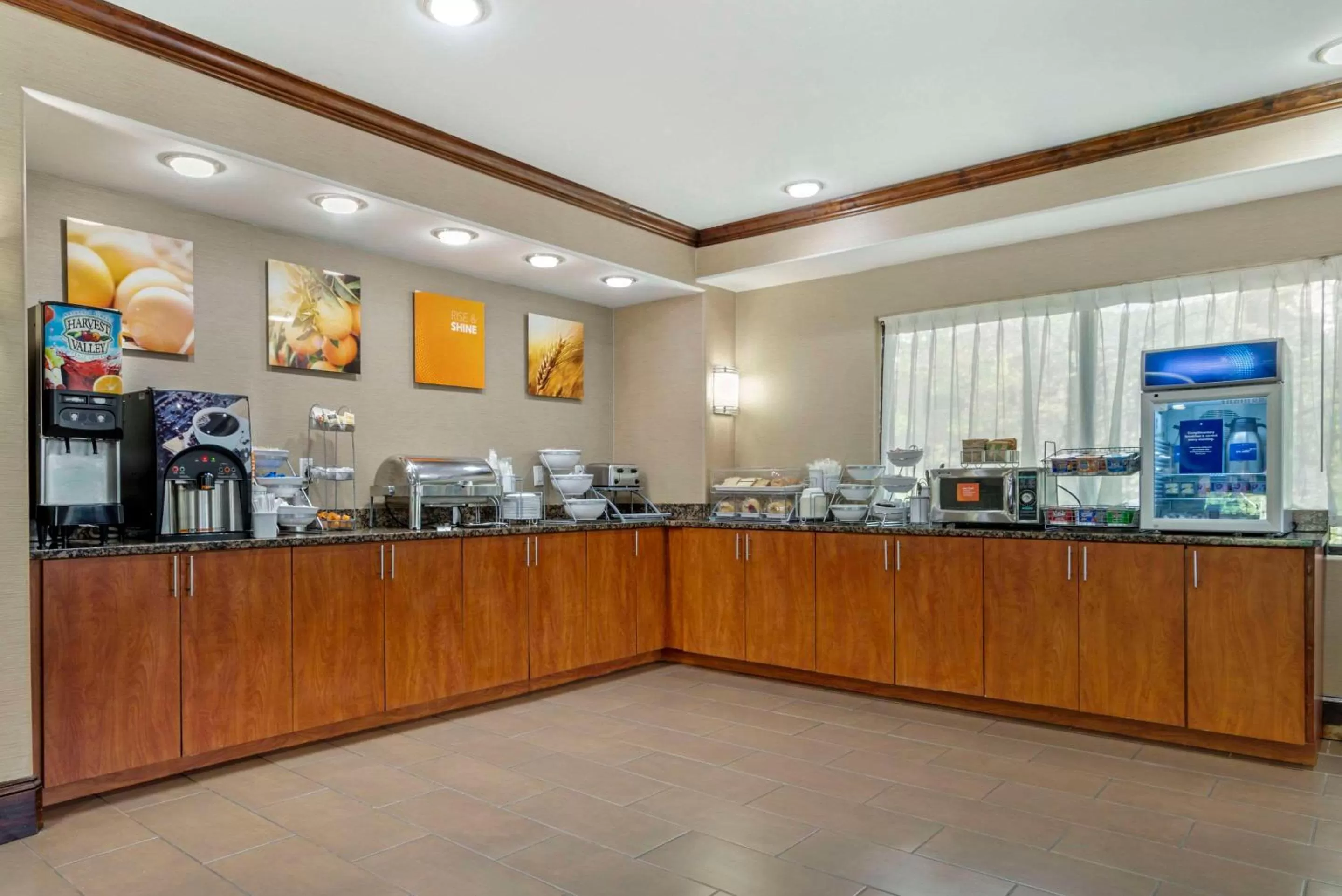 Breakfast in Comfort Suites At Kennesaw State University