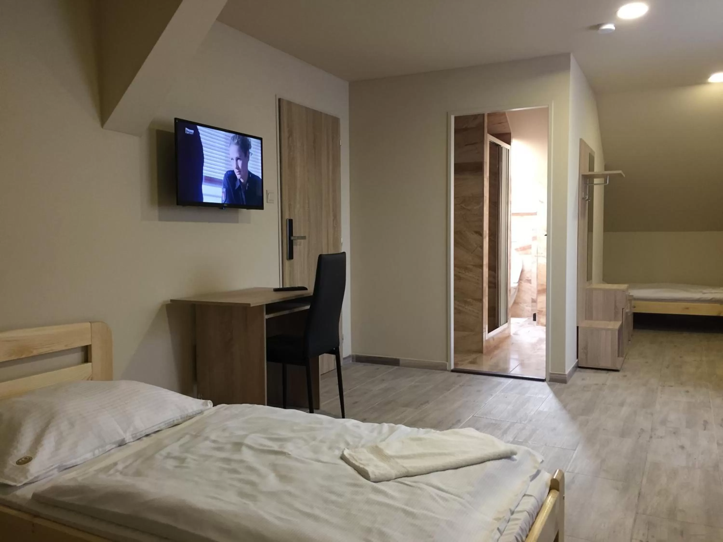 Photo of the whole room, Bed in Hotel Taurus