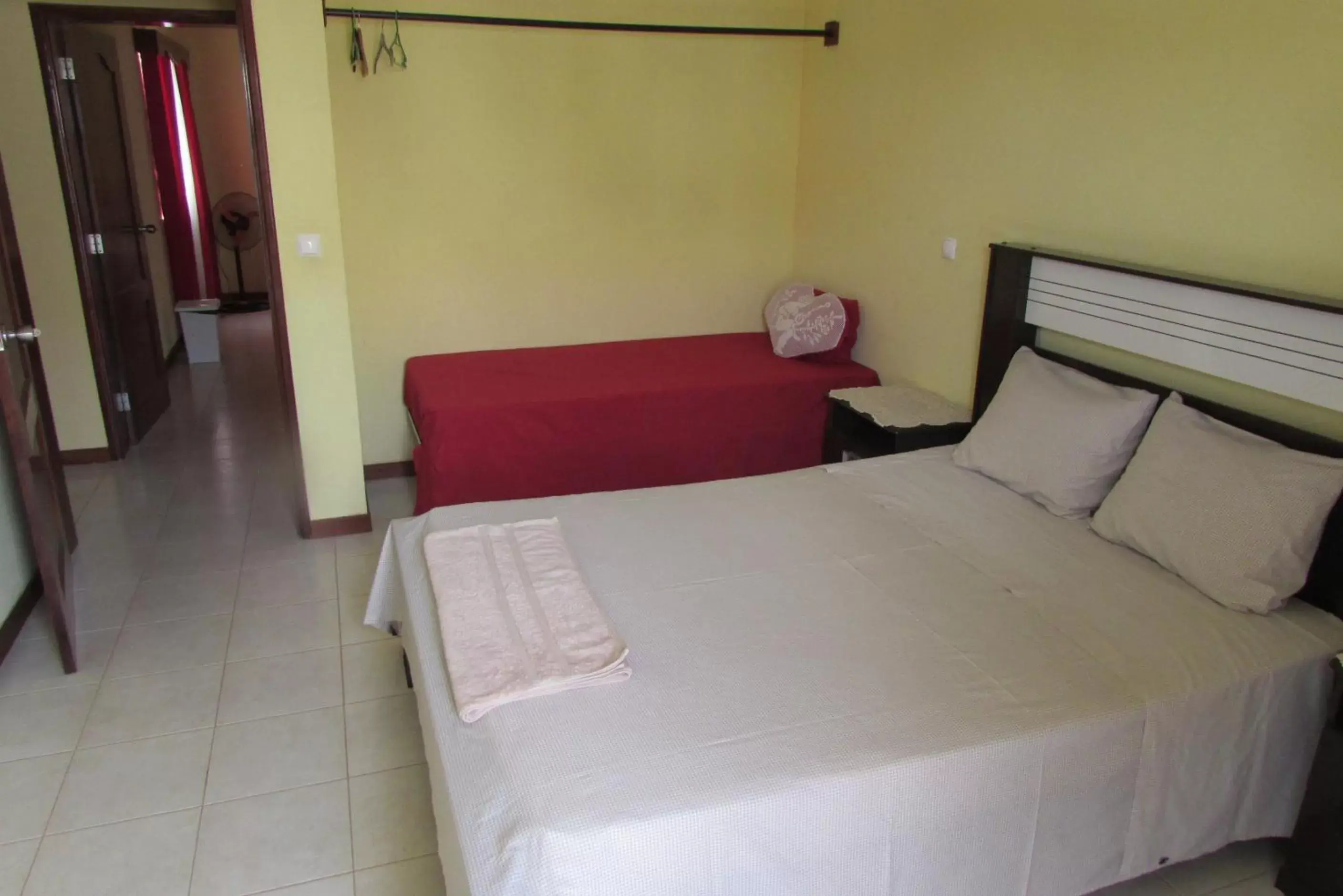Budget Double Room - single occupancy in Rooming house Budget Double Room - single occupancy in Rooming house