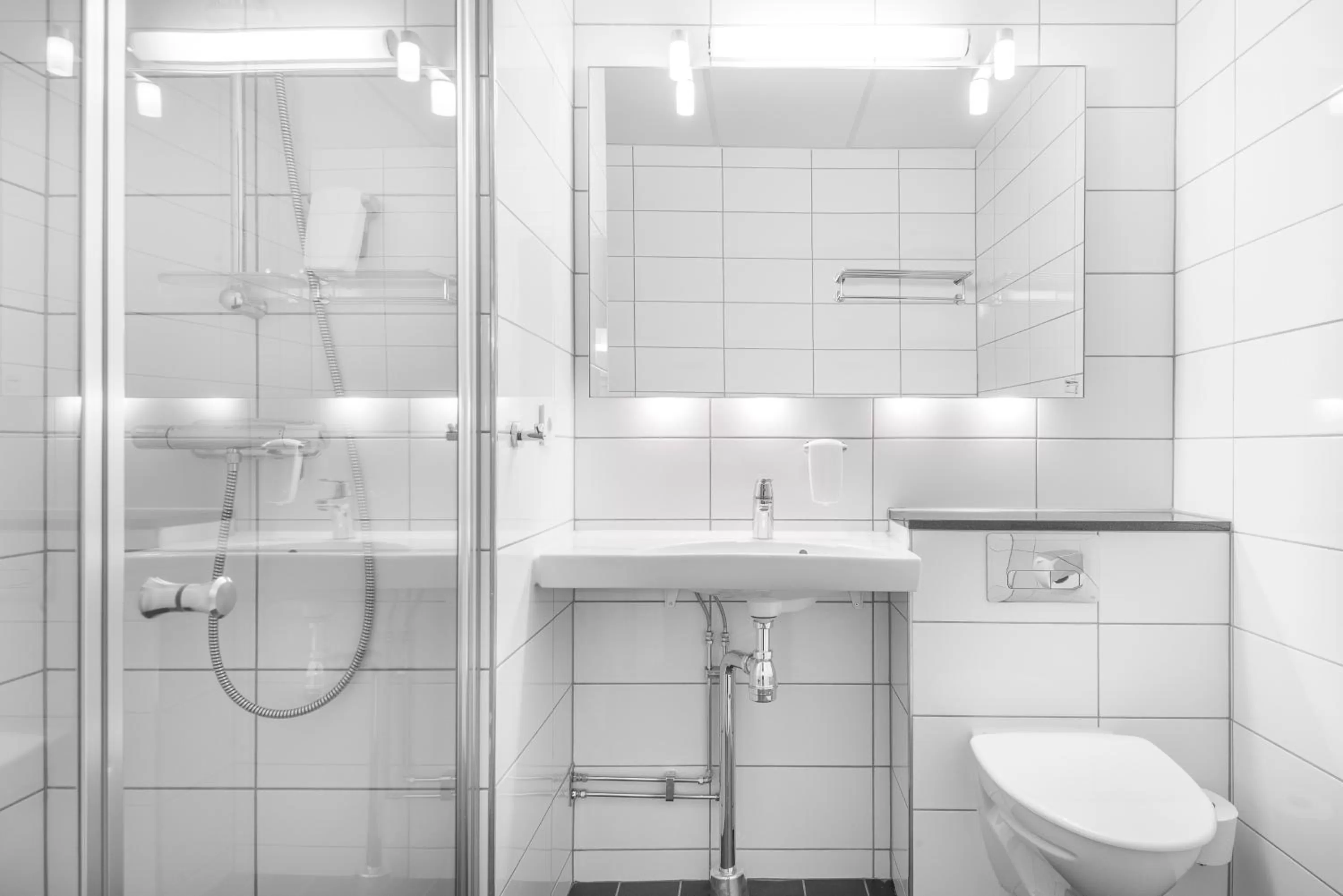 Shower in Quality Hotel Park Södertälje City