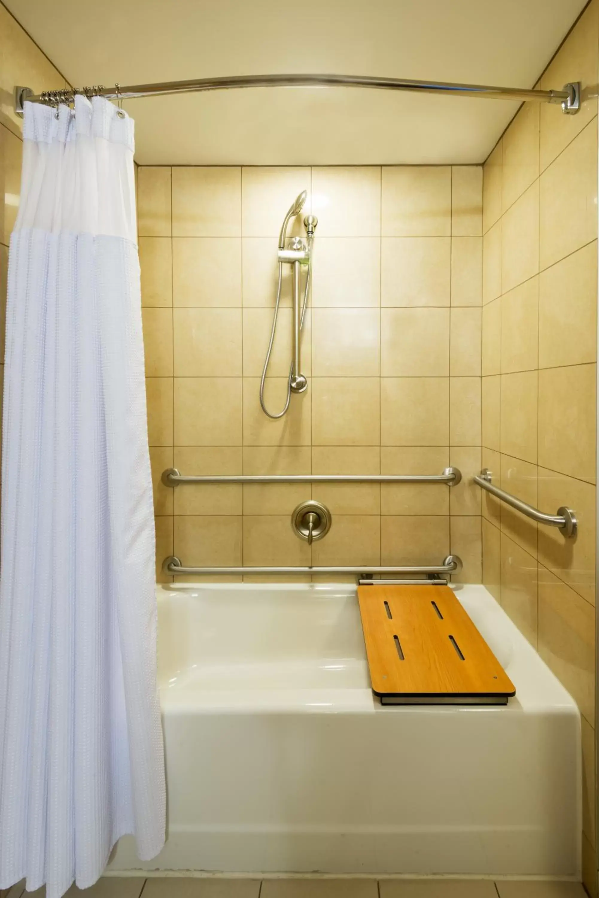 Photo of the whole room, Bathroom in Crowne Plaza Boston - Woburn, an IHG Hotel