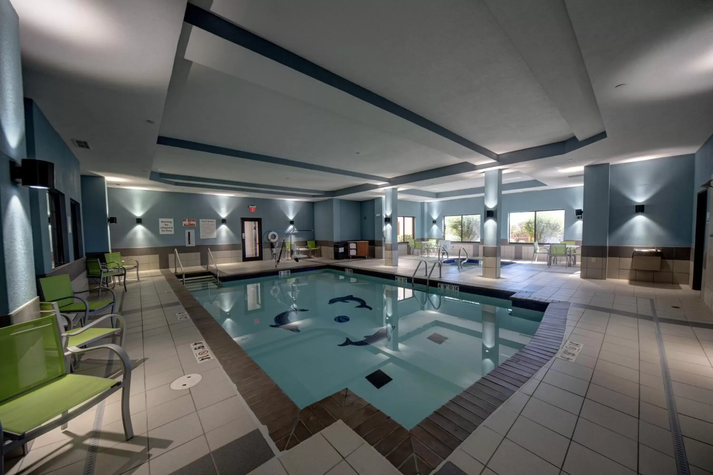 Swimming pool in Holiday Inn Express & Suites Oklahoma City West-Yukon by IHG Swimming pool in Holiday Inn Express & Suites Oklahoma City West-Yukon by IHG