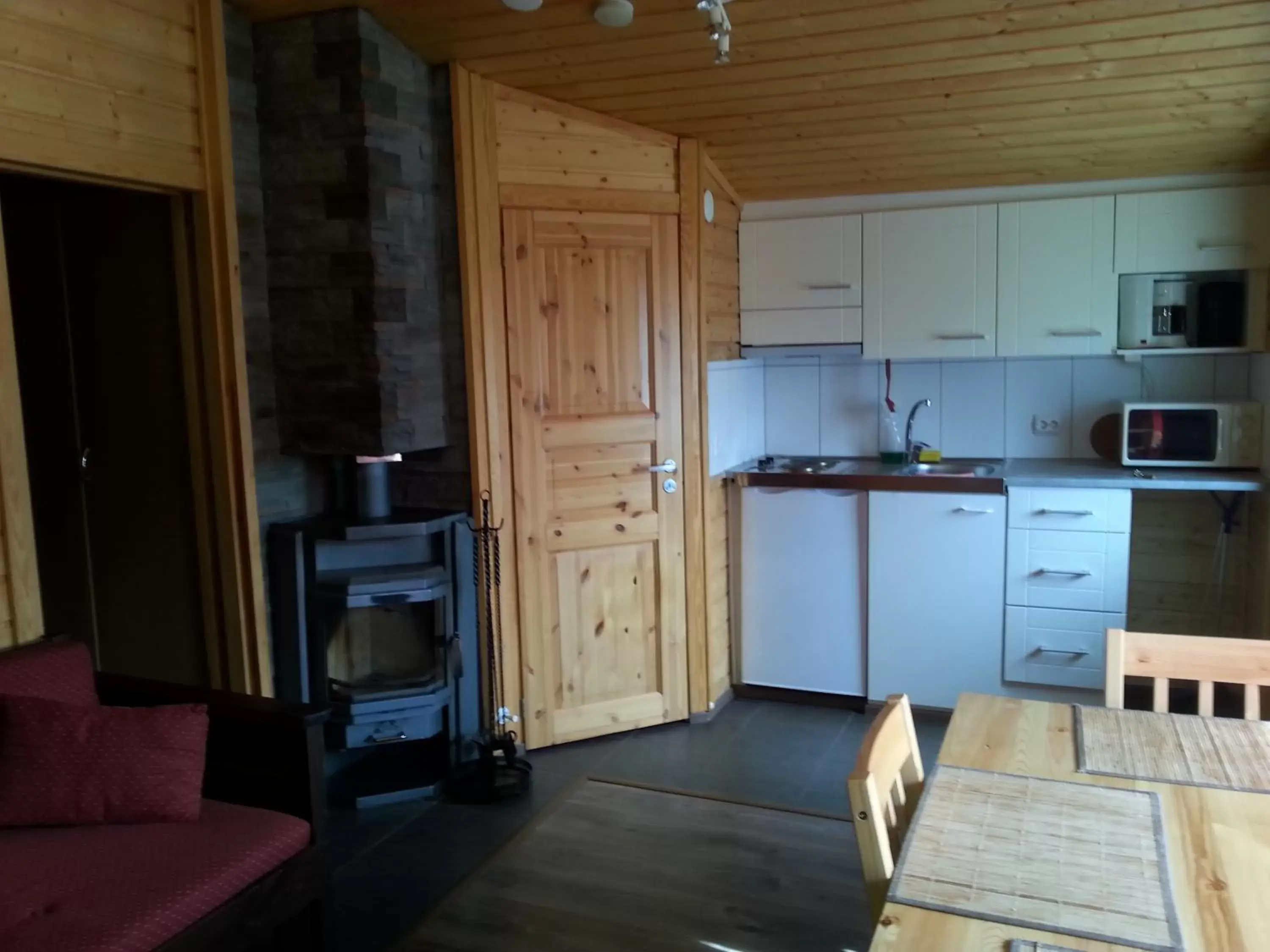 Photo of the whole room, Kitchen/Kitchenette in Motelli Rovaniemi