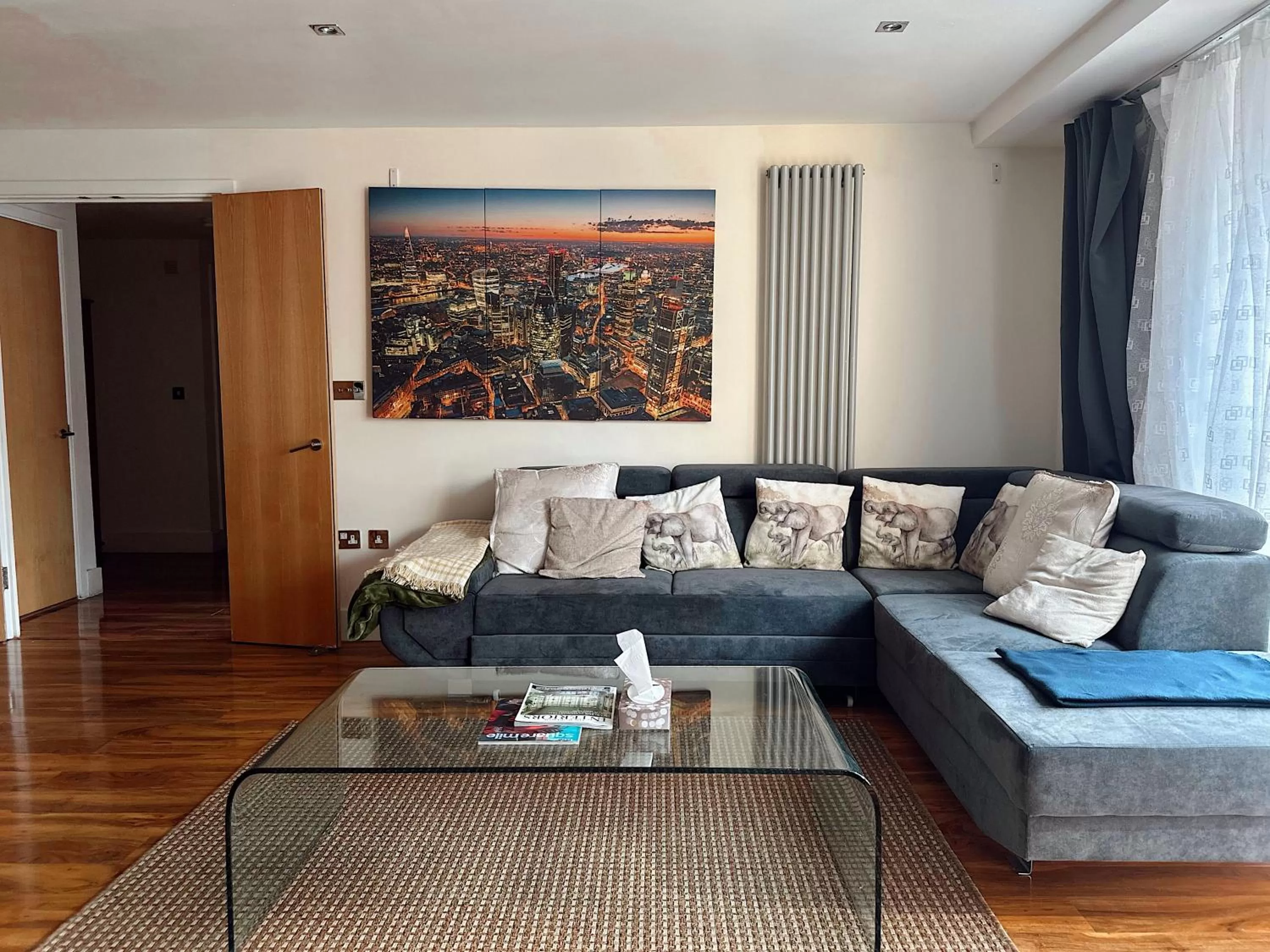 Living room in Canary Wharf - Luxury Apartments
